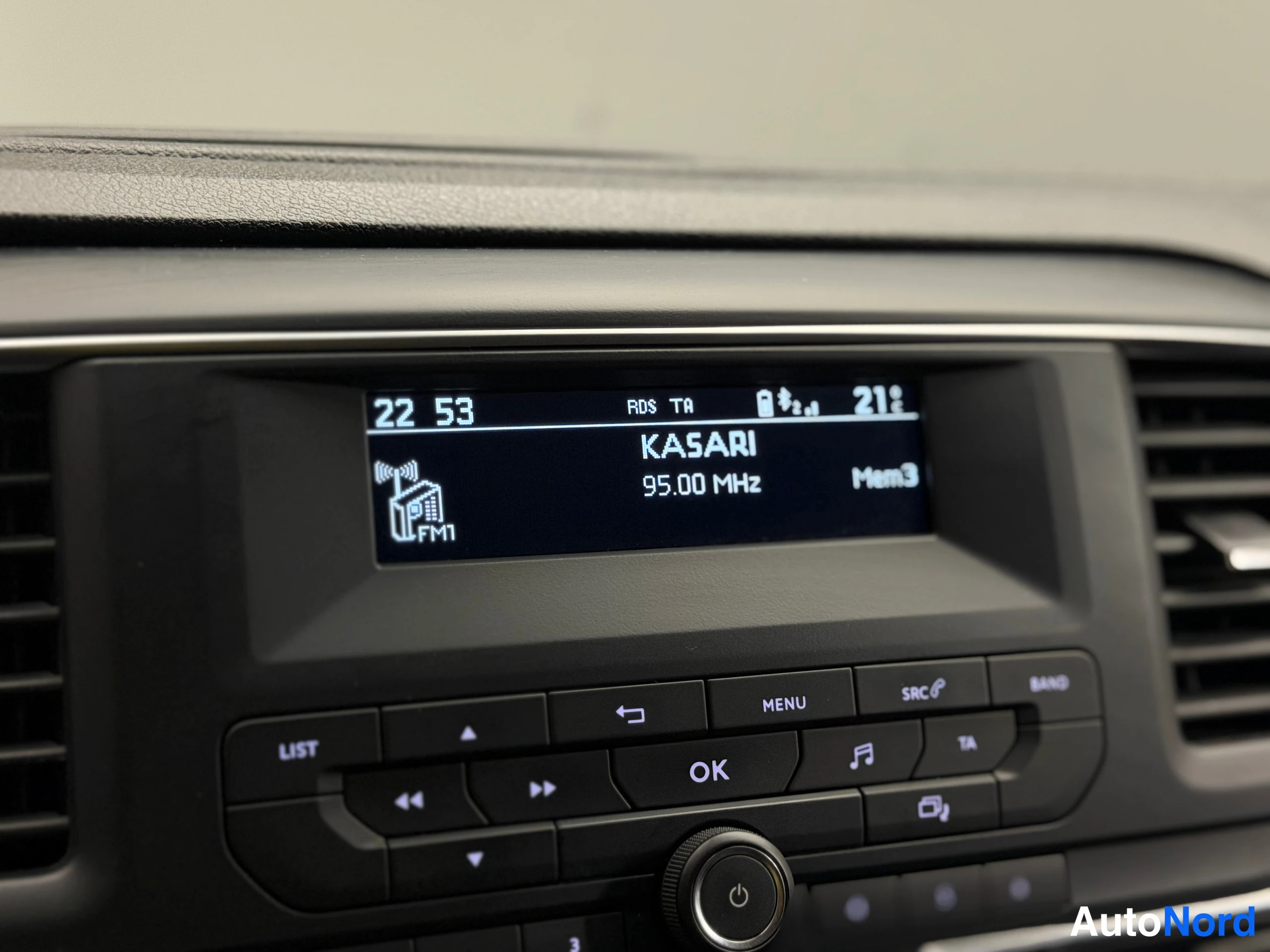 Musta Peugeot Traveller 2018, yksityiskohta, kuva 36