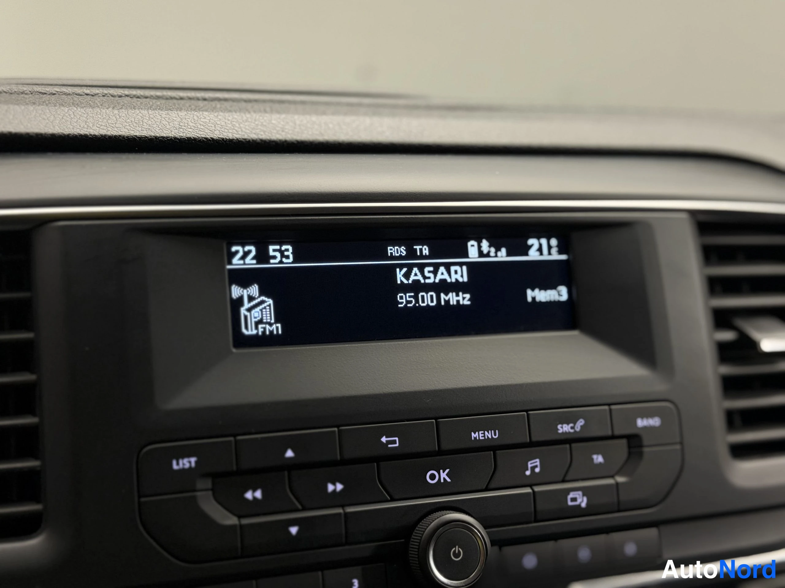 Musta Peugeot Traveller 2018, yksityiskohta, kuva 37