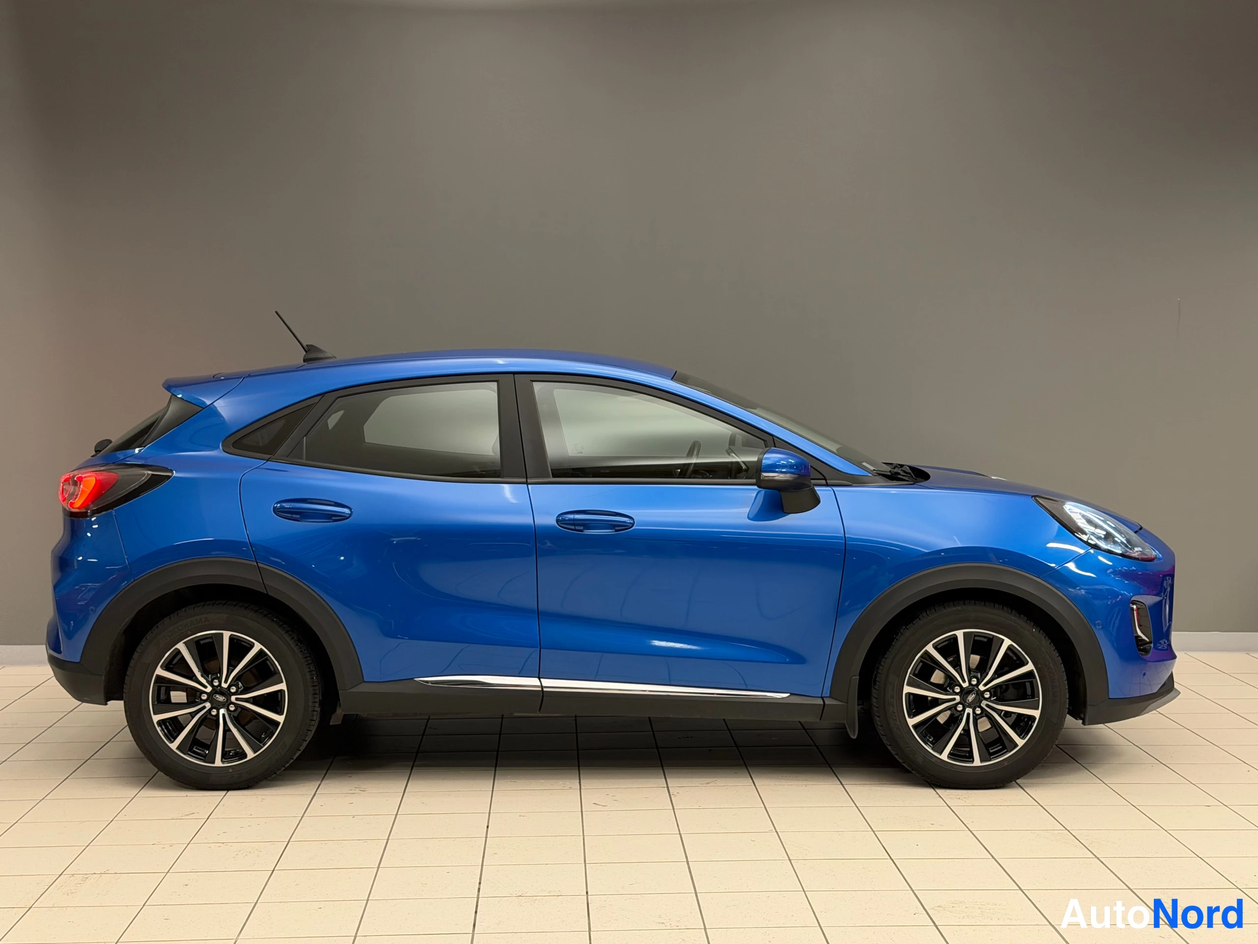 Hopea Ford Puma 2020, etuviisto, keula oikealle, kuva 7