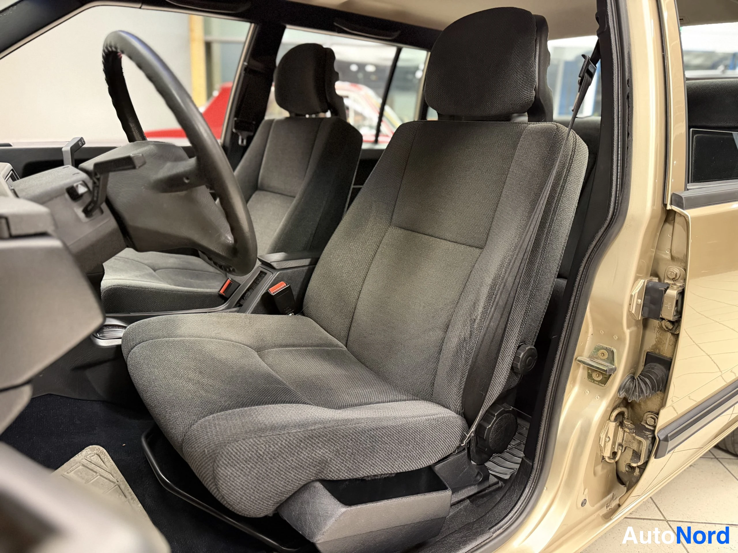 Beige Volvo 940 1990, kuva 24