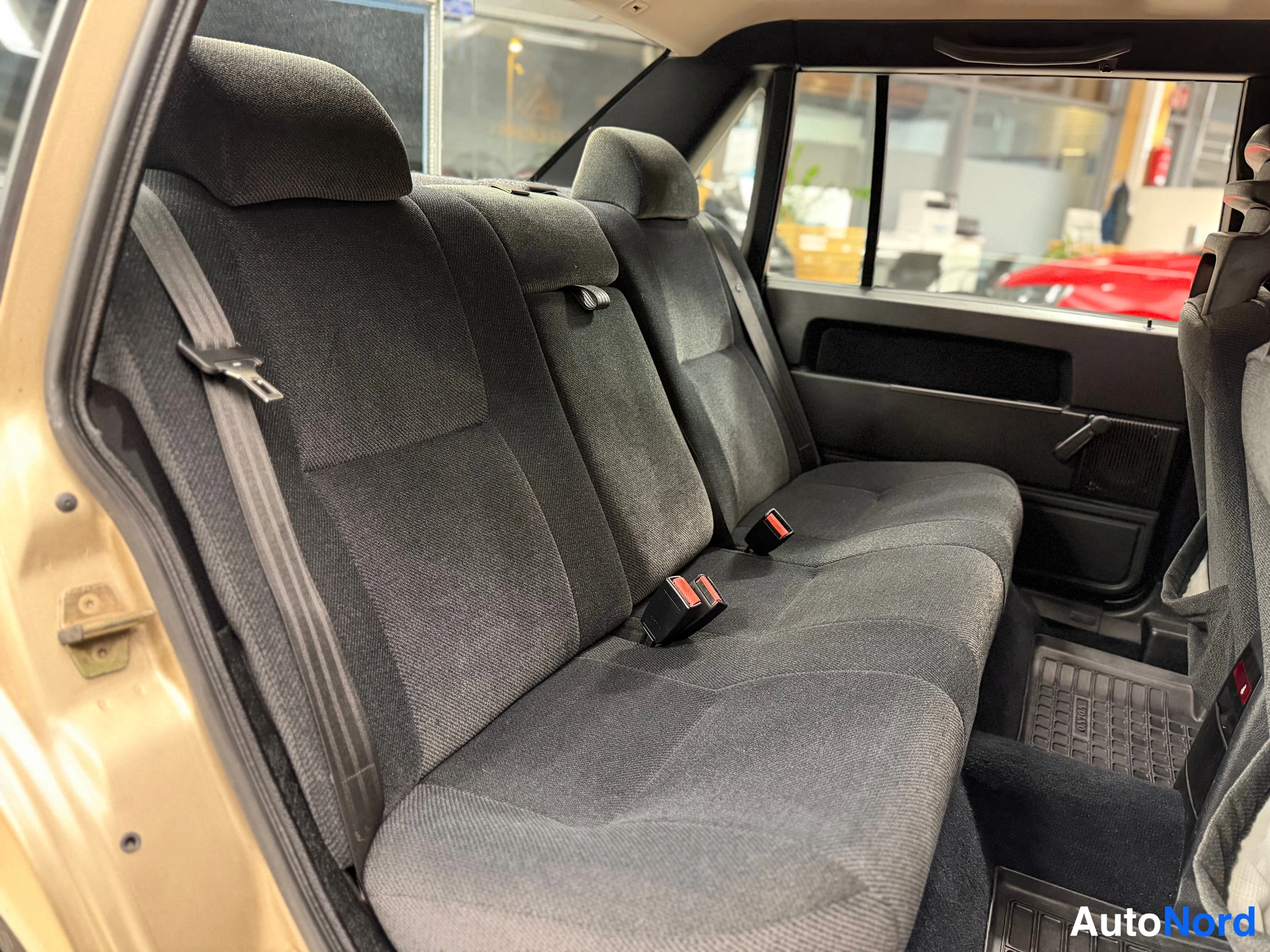 Beige Volvo 940 1990, kuva 27