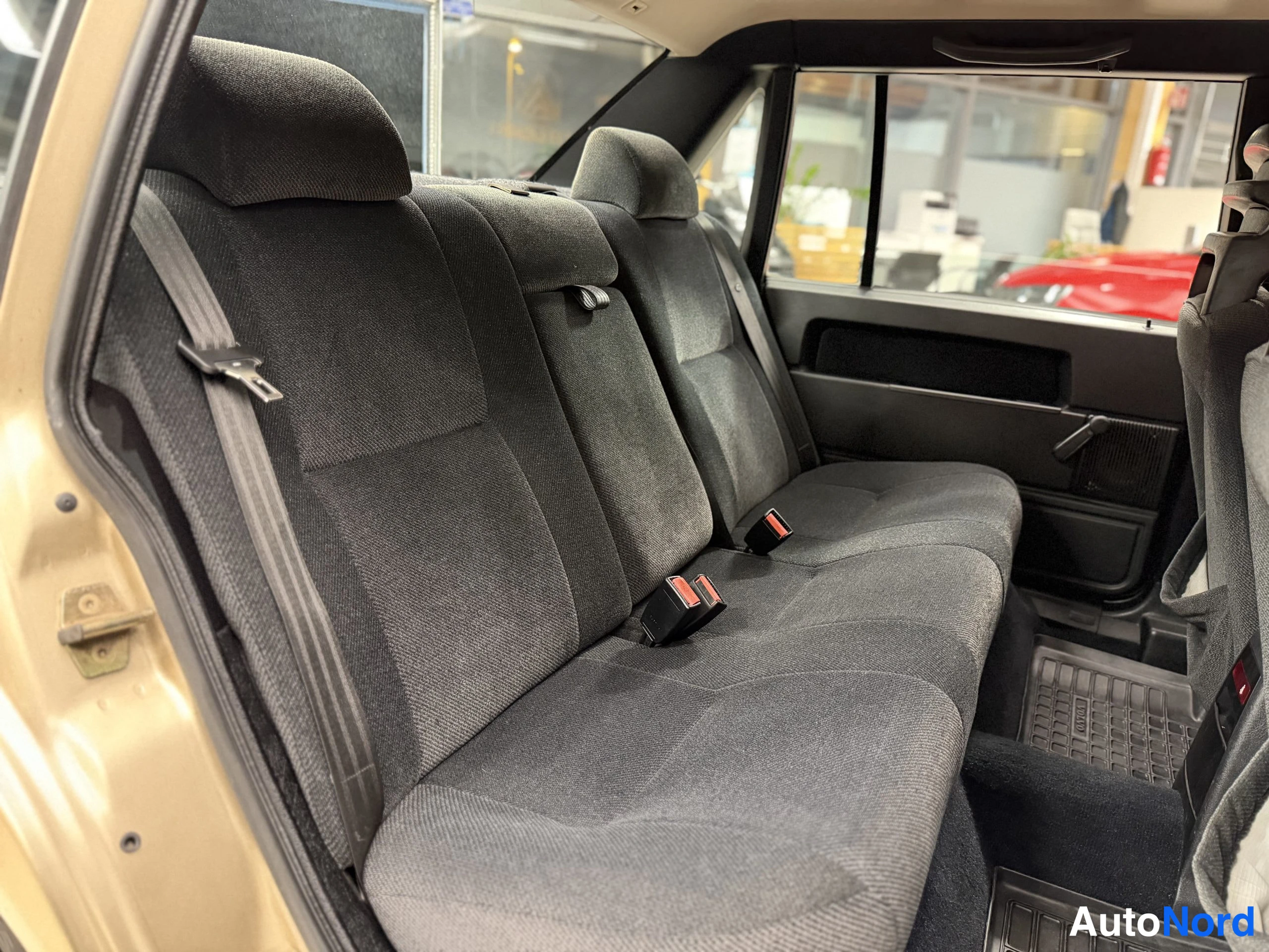 Beige Volvo 940 1990, kuva 28