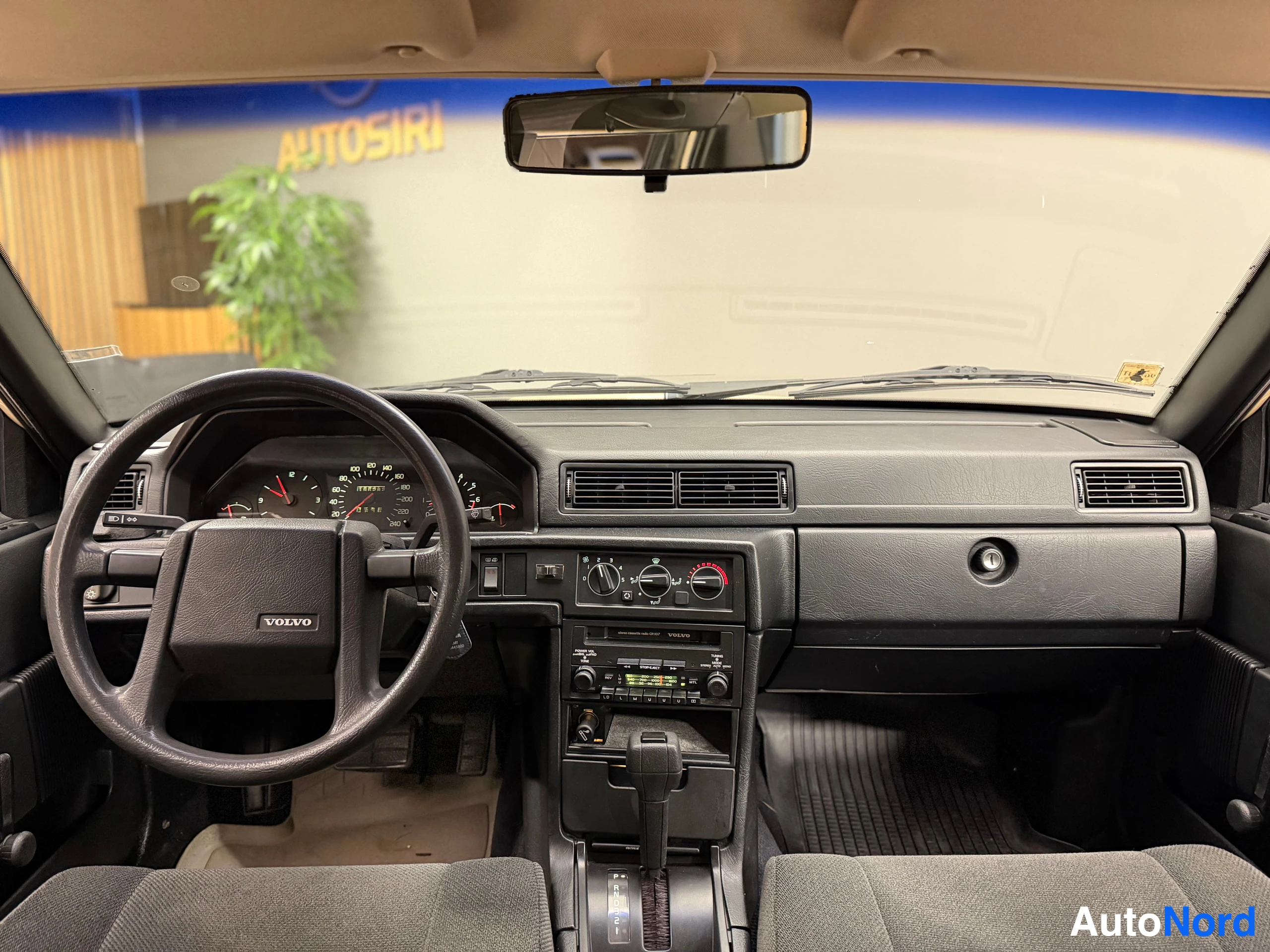 Beige Volvo 940 1990, kuva 17