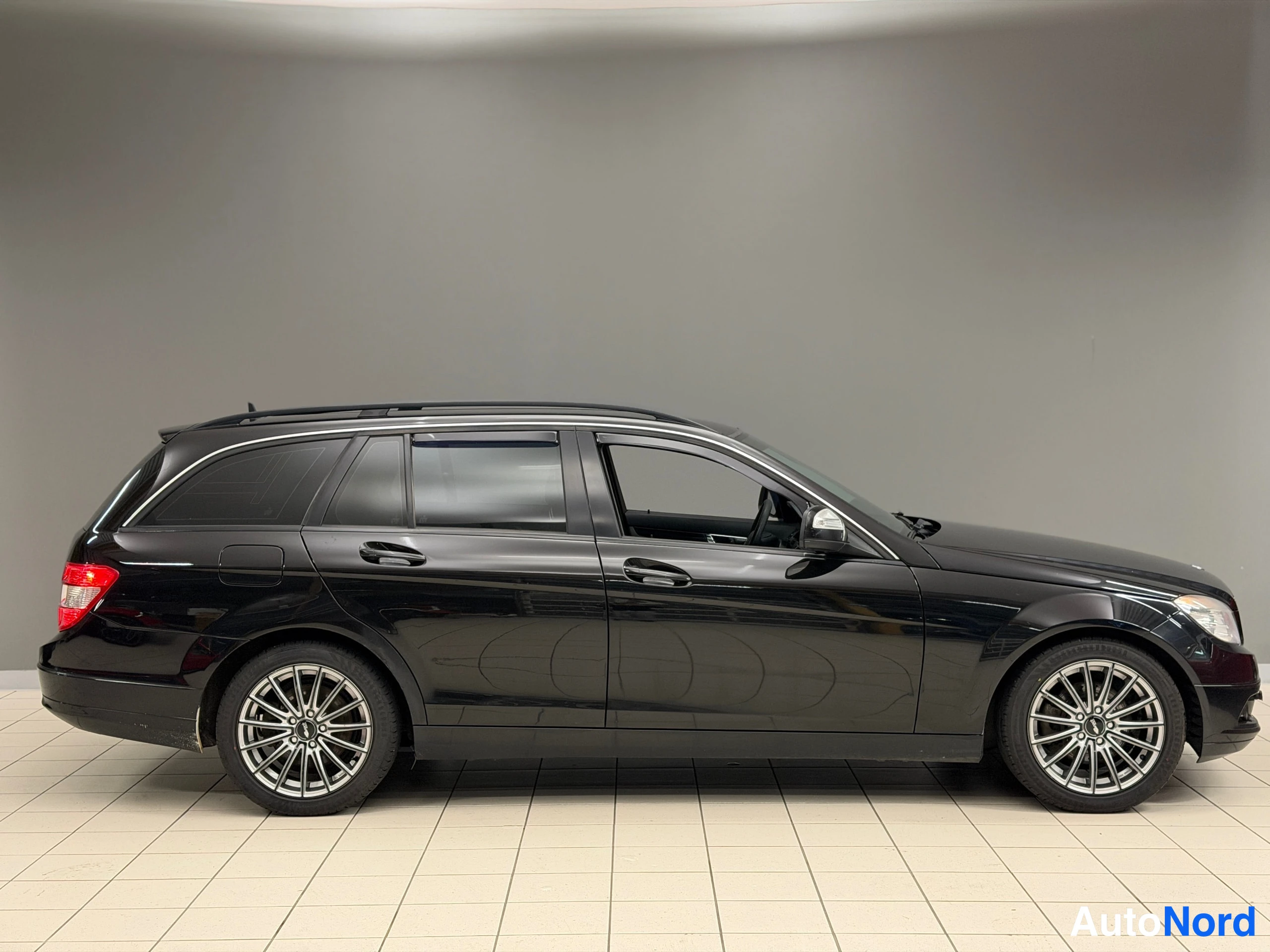Musta Mercedes-Benz C 220 CDI 2008, kuva 12