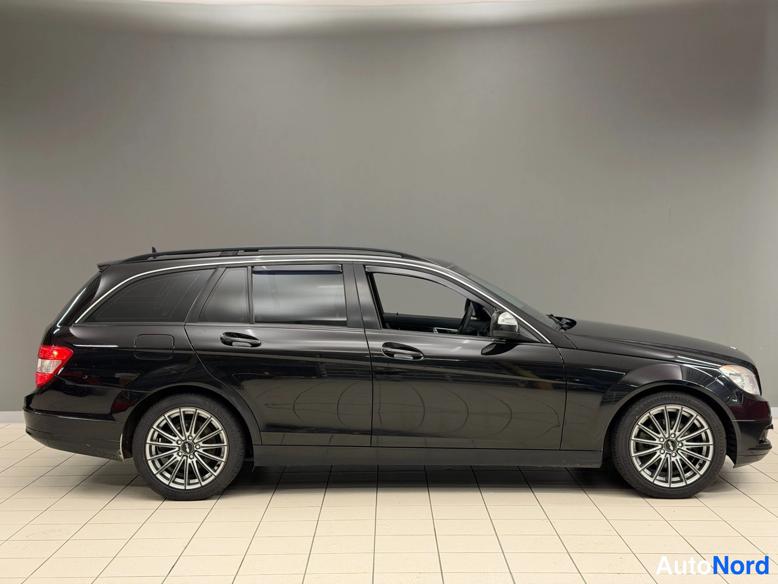 Musta Mercedes-Benz C 220 CDI 2008, kuva 13