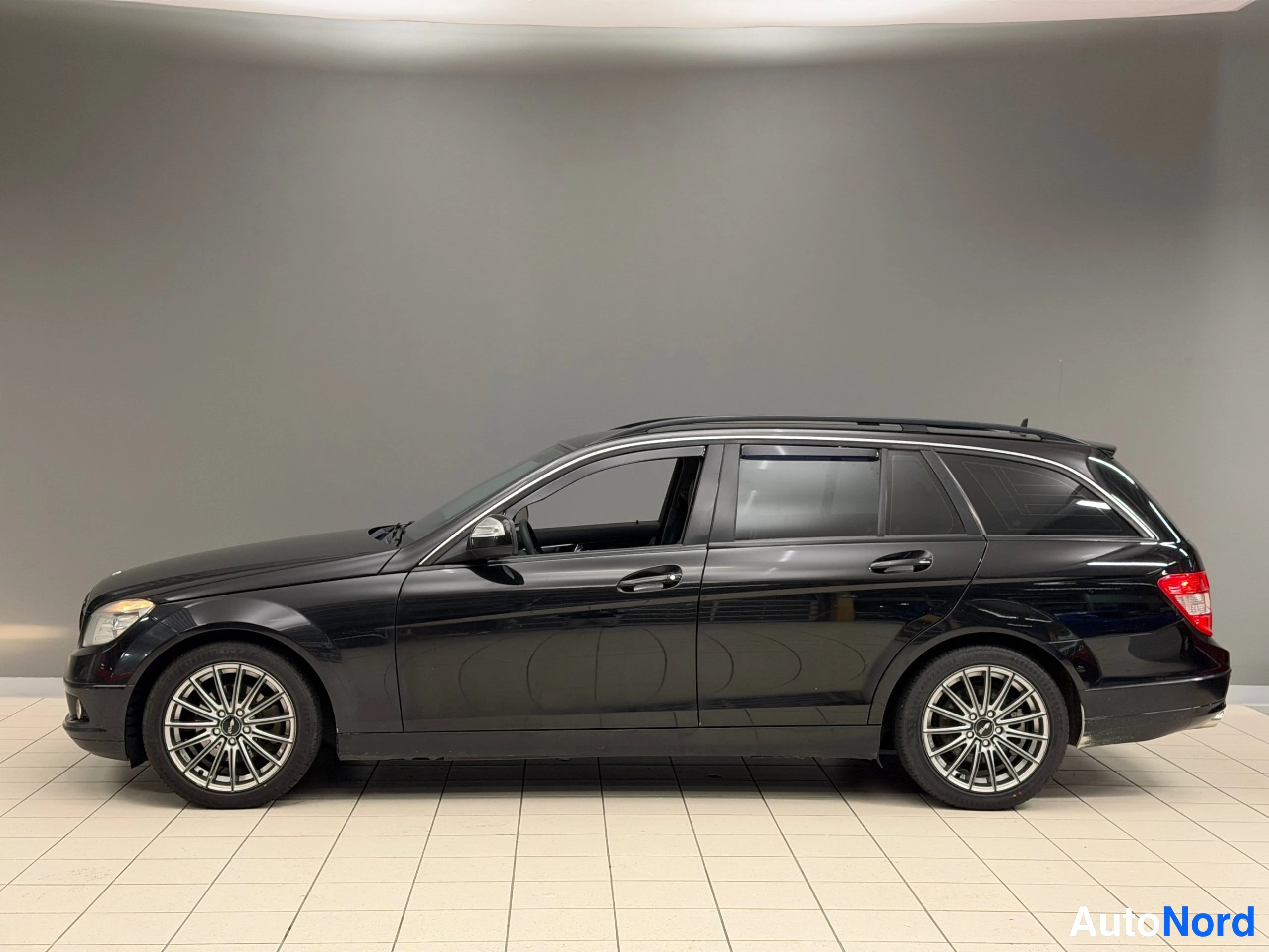 Musta Mercedes-Benz C 220 CDI 2008, kuva 4