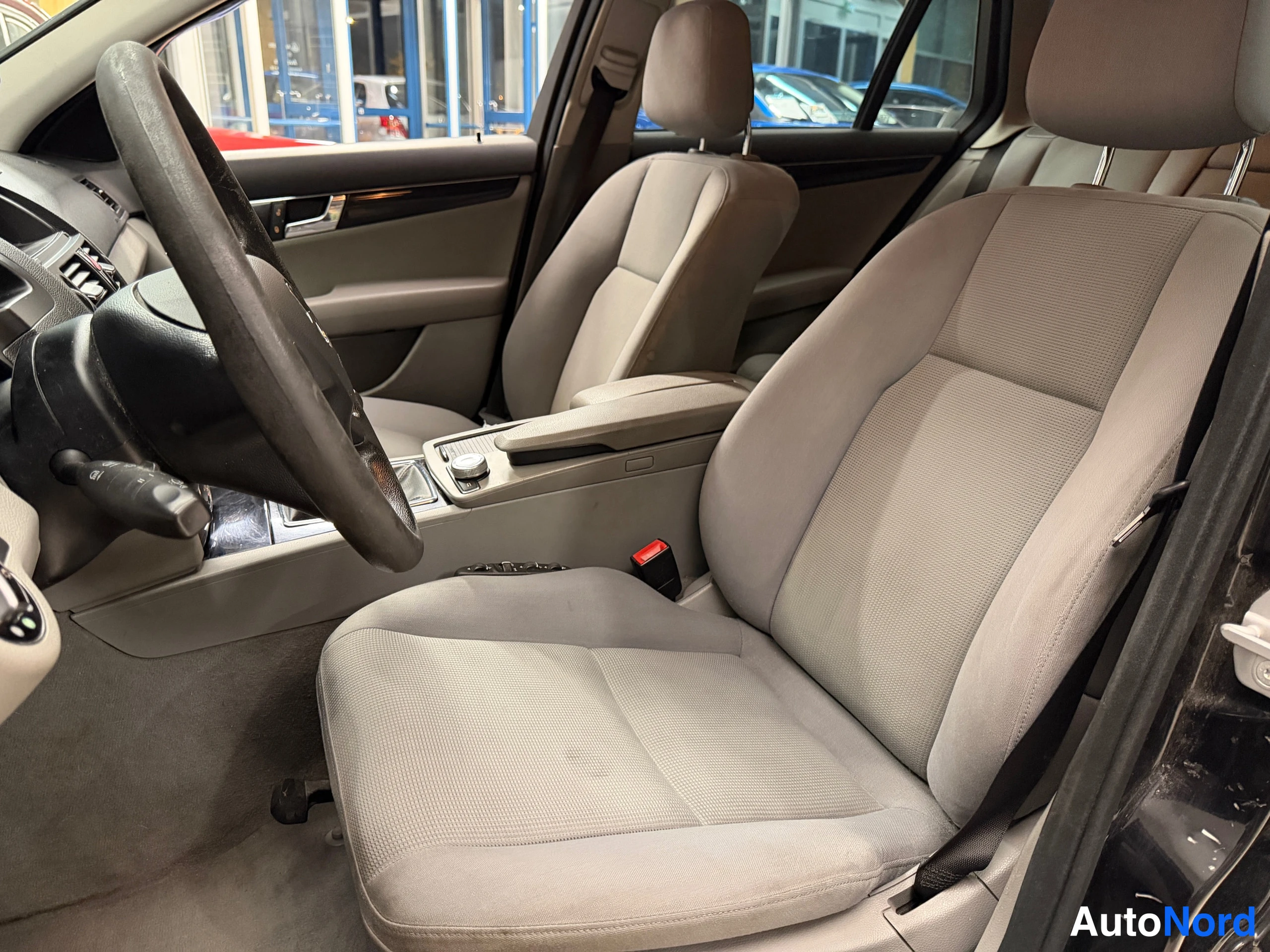 Musta Mercedes-Benz C 220 CDI 2008, kuva 19