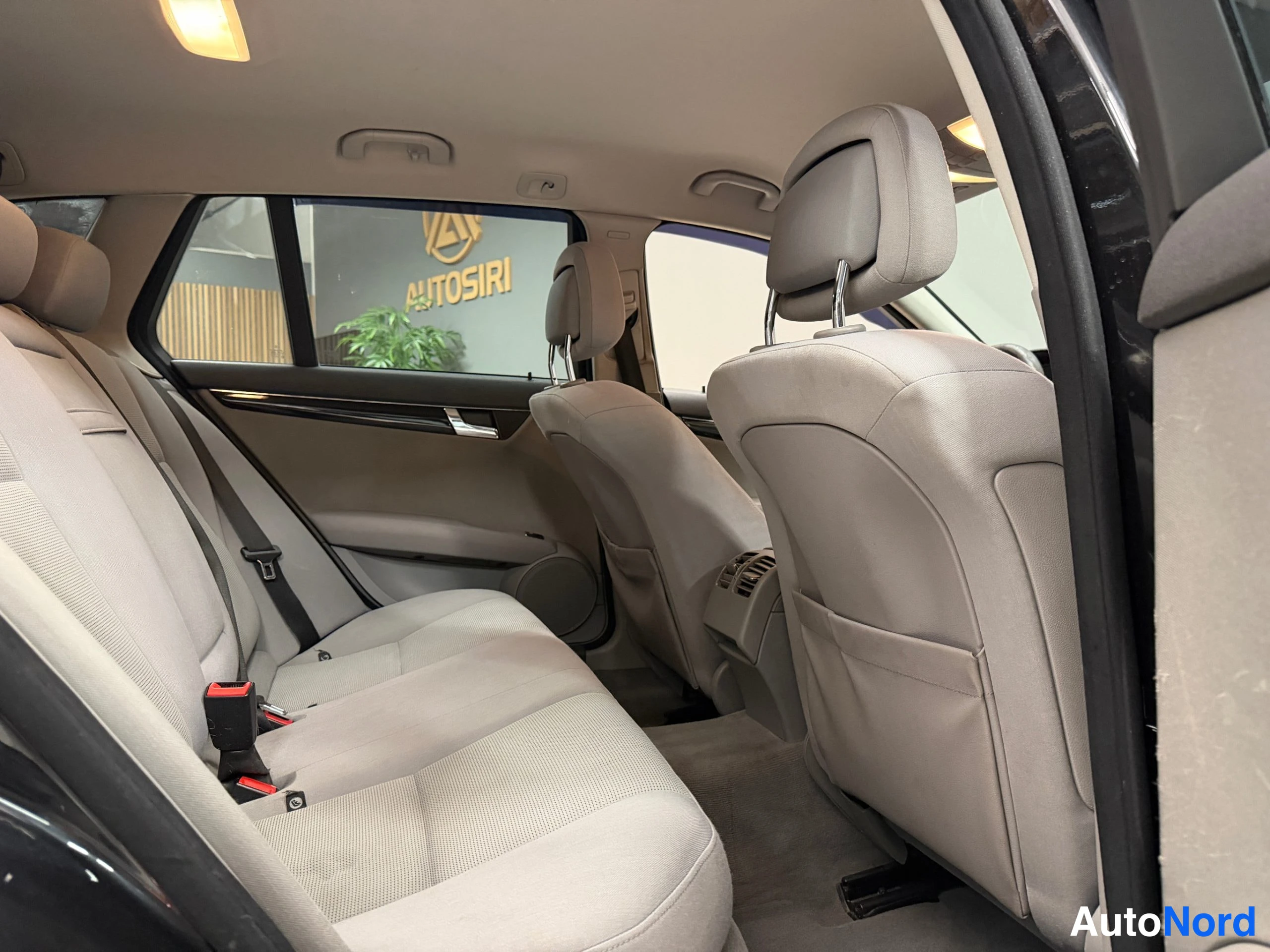 Musta Mercedes-Benz C 220 CDI 2008, kuva 22
