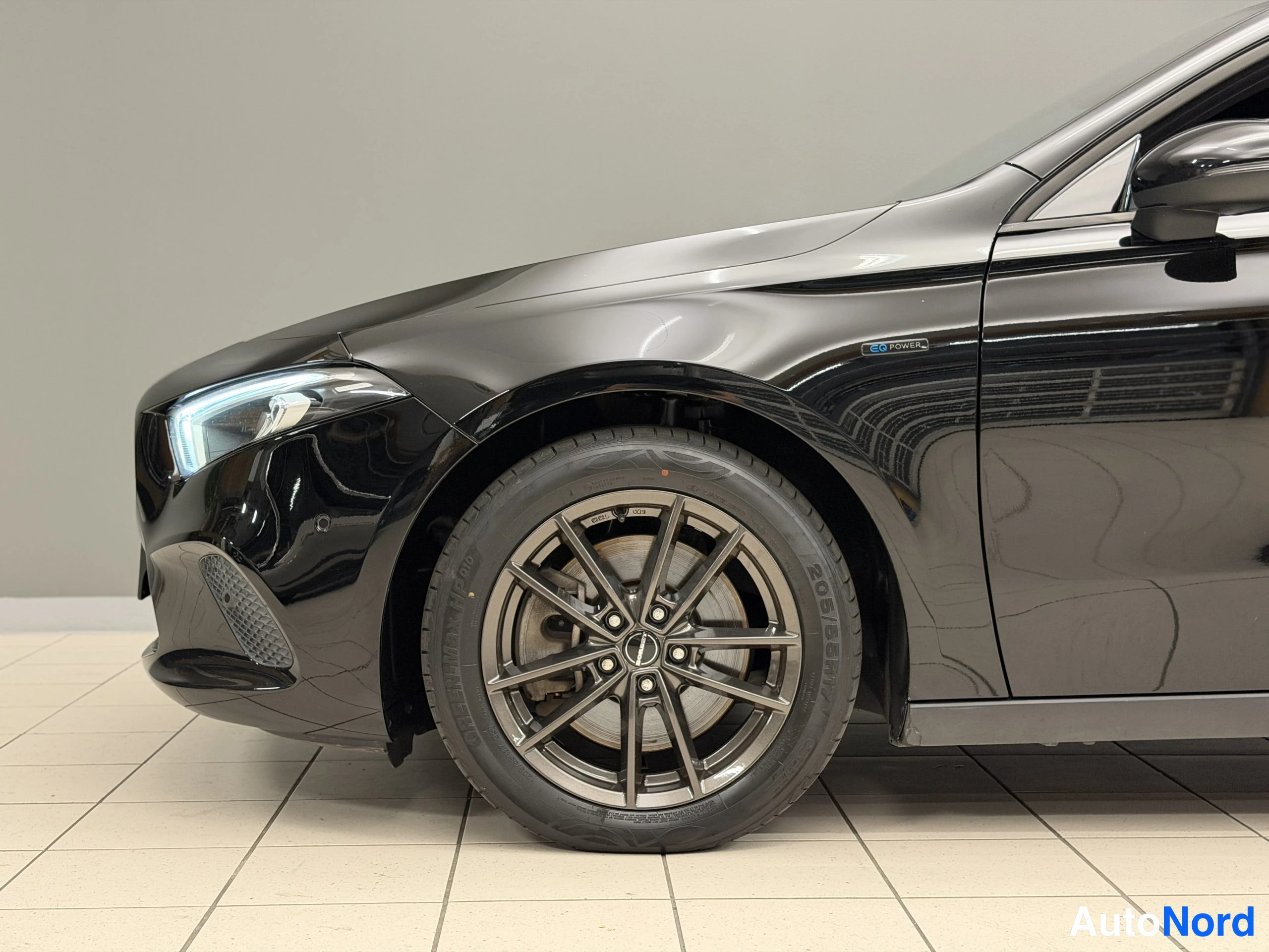 Svart Mercedes-Benz A 250 e 2020, bild 29
