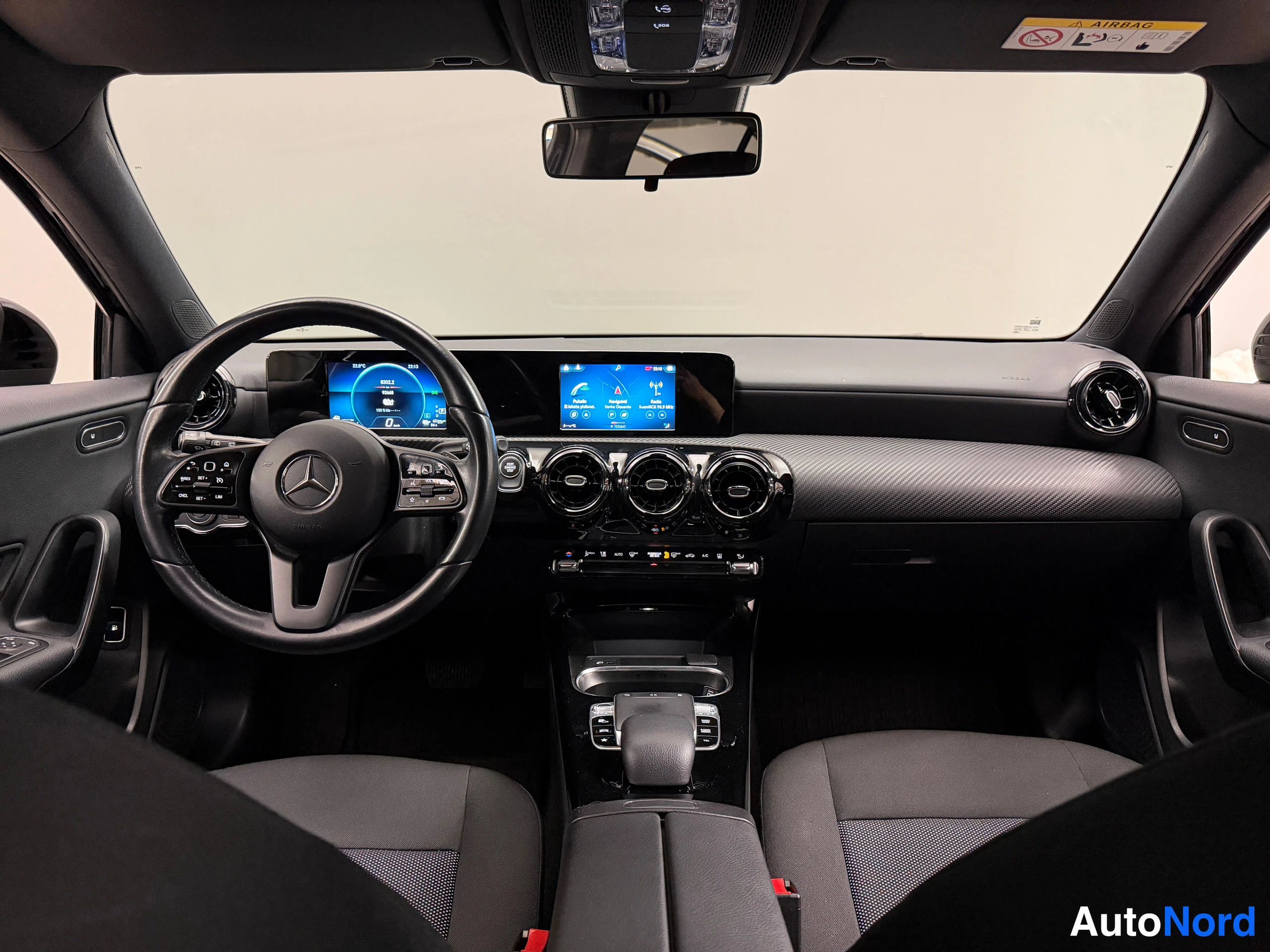 Svart Mercedes-Benz A 250 e 2020, bild 15