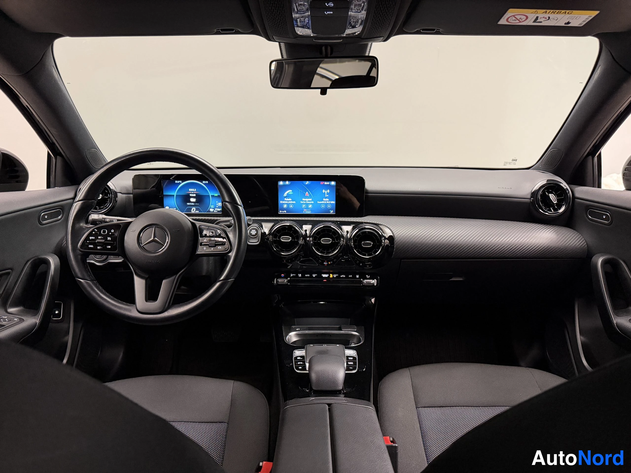 Svart Mercedes-Benz A 250 e 2020, bild 16