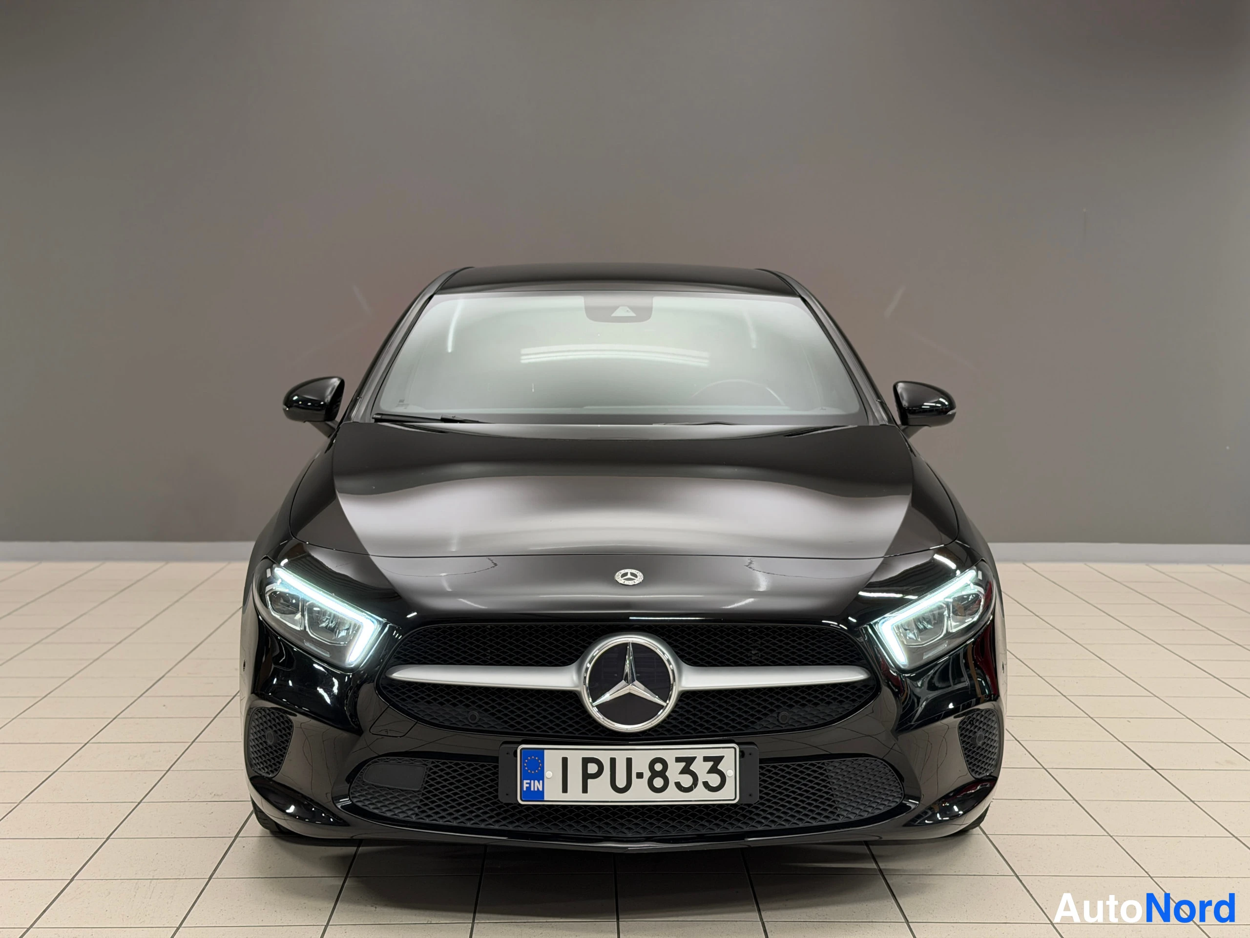Svart Mercedes-Benz A 250 e 2020, bild 5