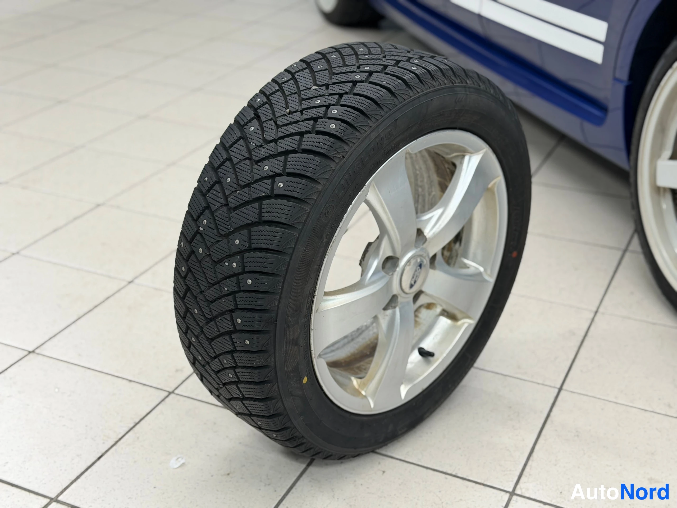 Sininen Ford Focus 2010, yksityiskohta, kuva 36