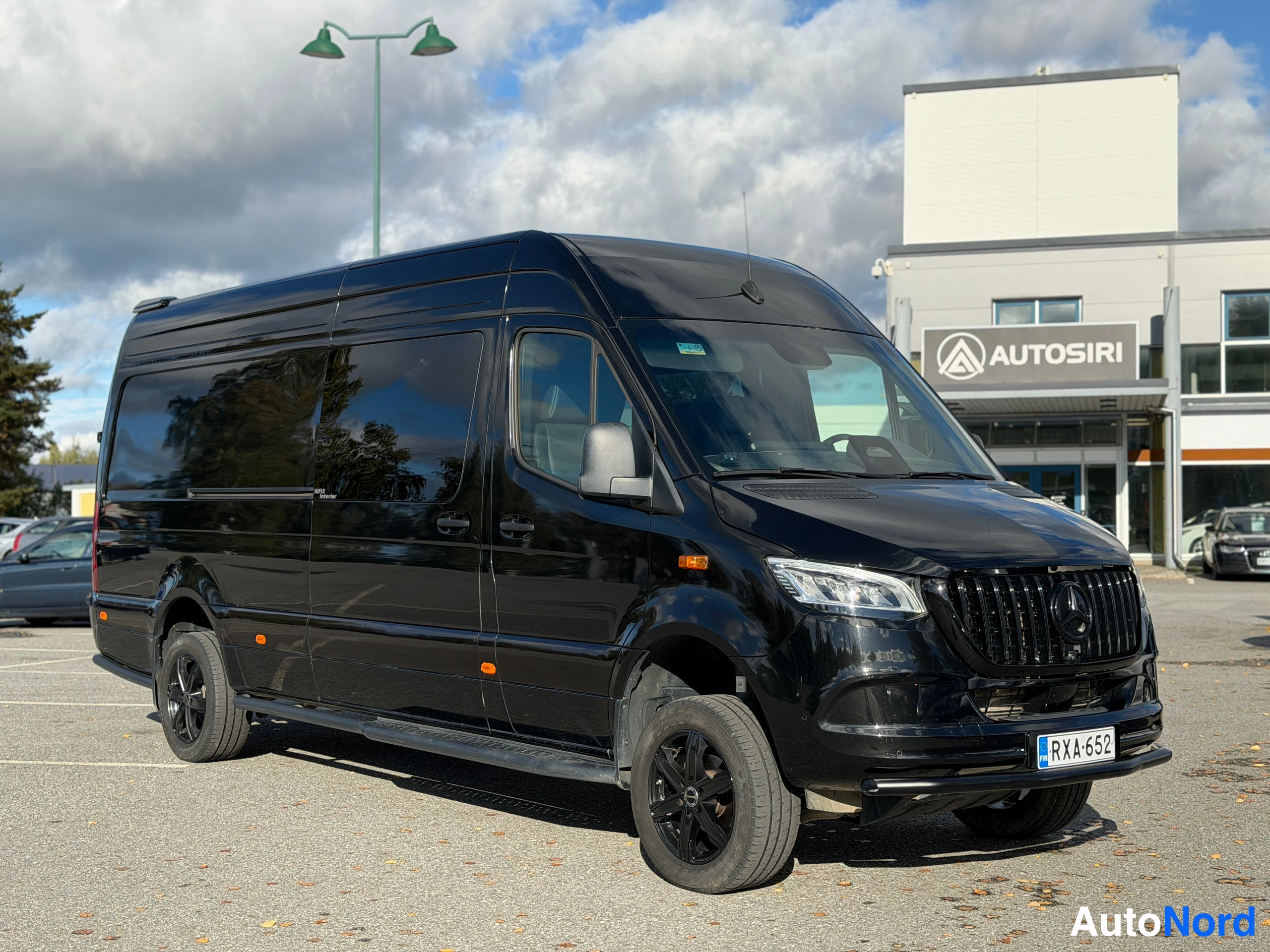 Musta Mercedes-Benz Sprinter 319 CDI 2025, kuva 3