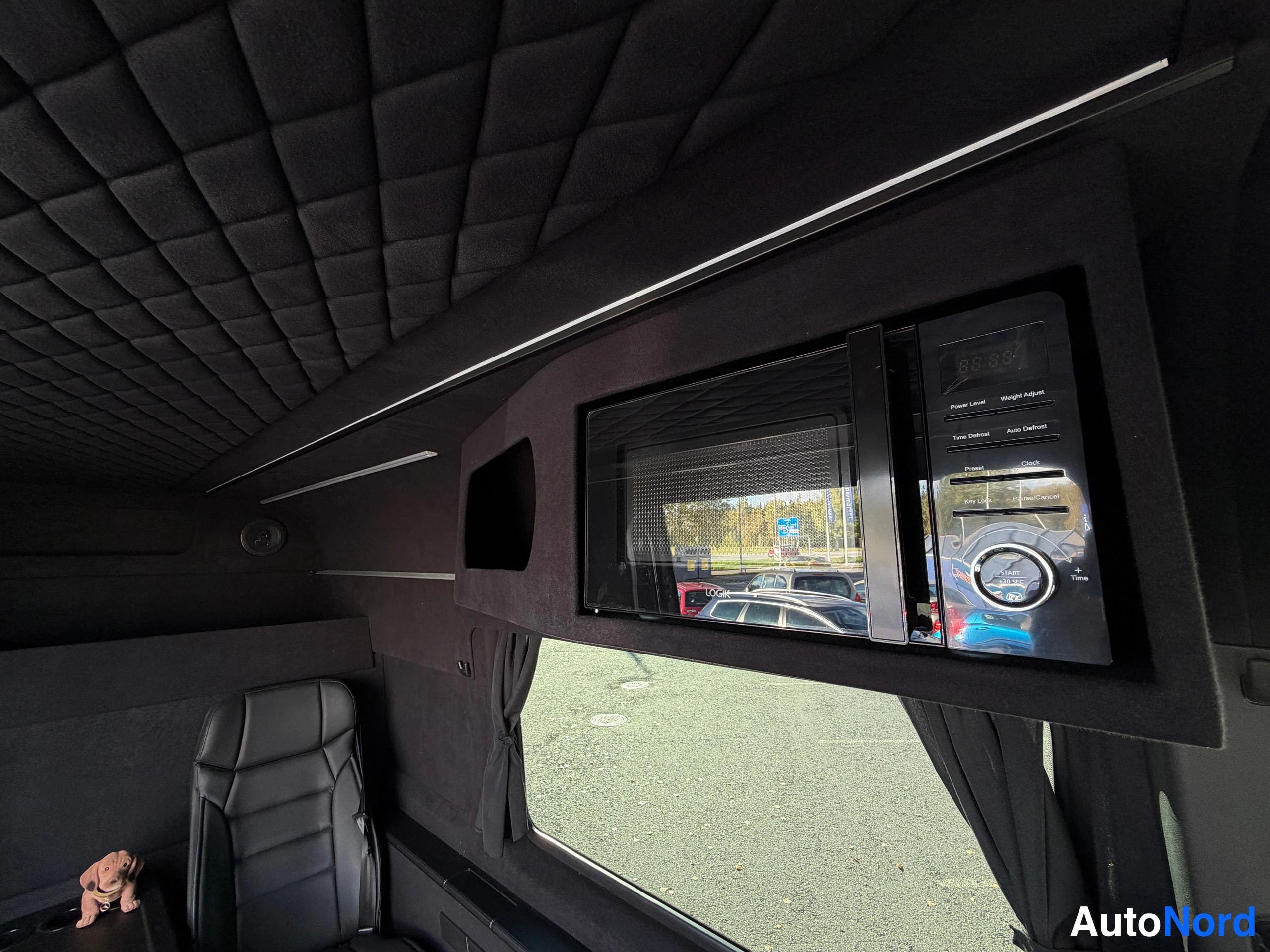 Musta Mercedes-Benz Sprinter 319 CDI 2025, kuva 26