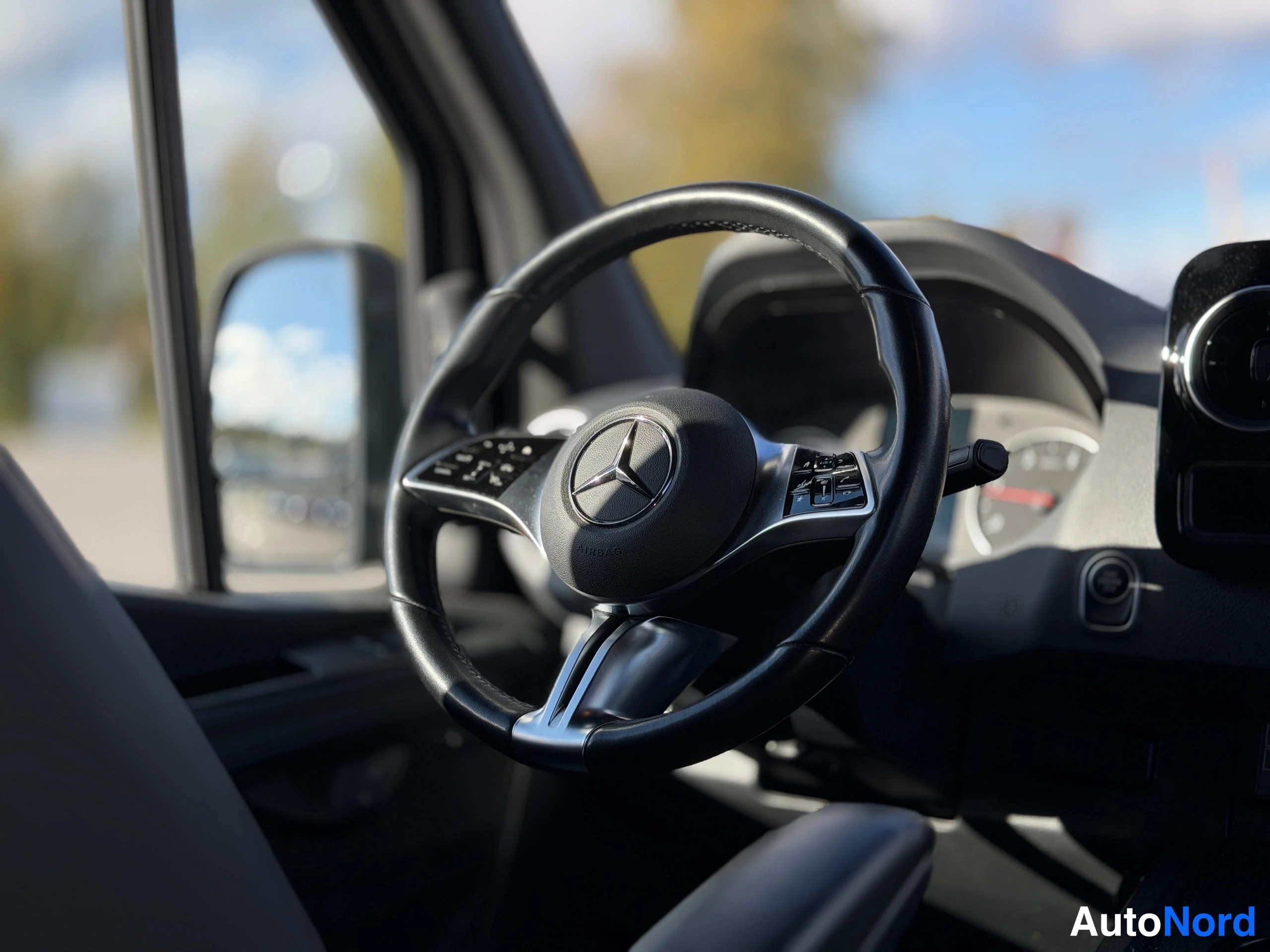 Musta Mercedes-Benz Sprinter 319 CDI 2025, kuva 28
