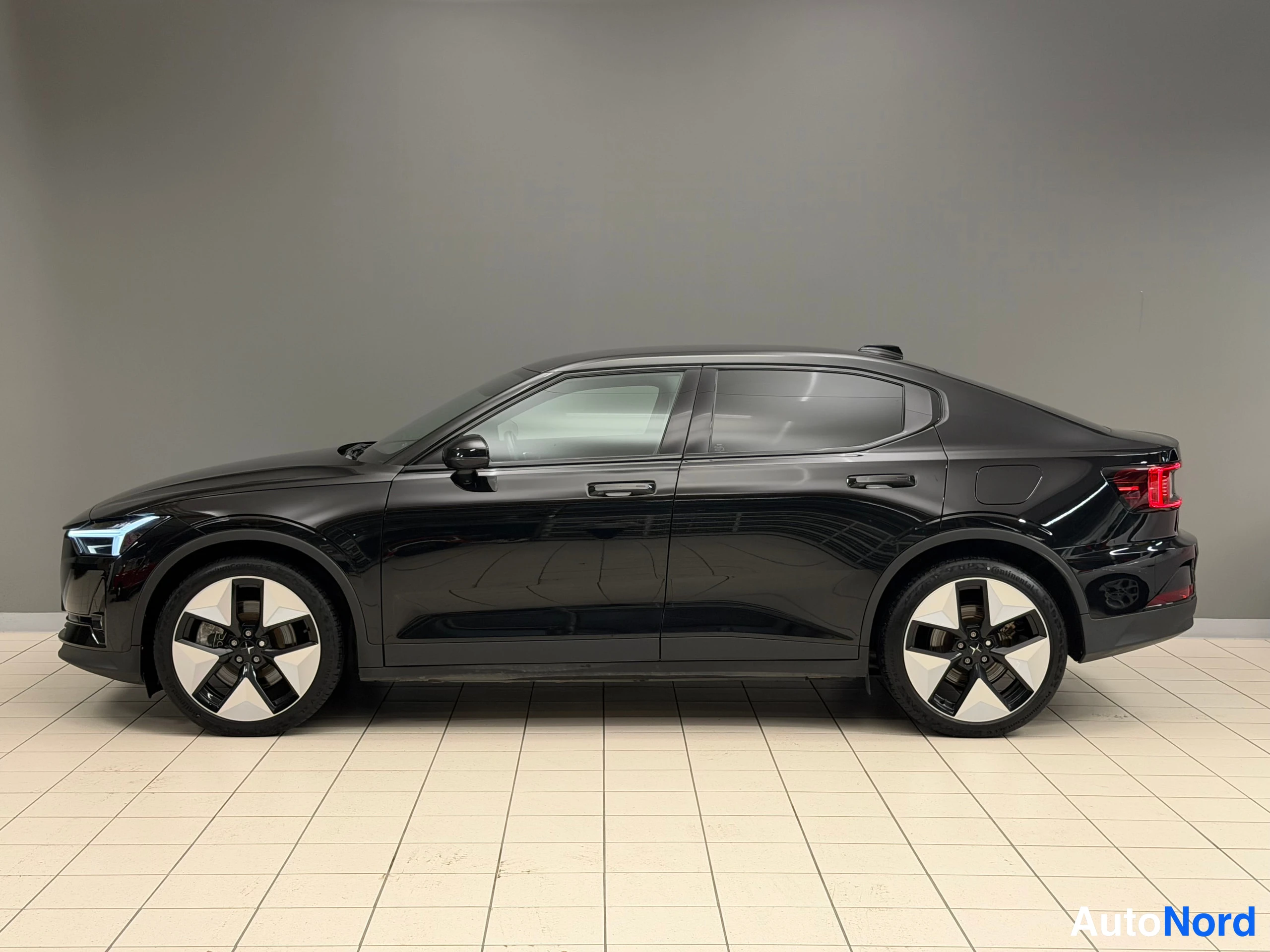 Black Polestar 2 2023, rear three-quarter, photo 11