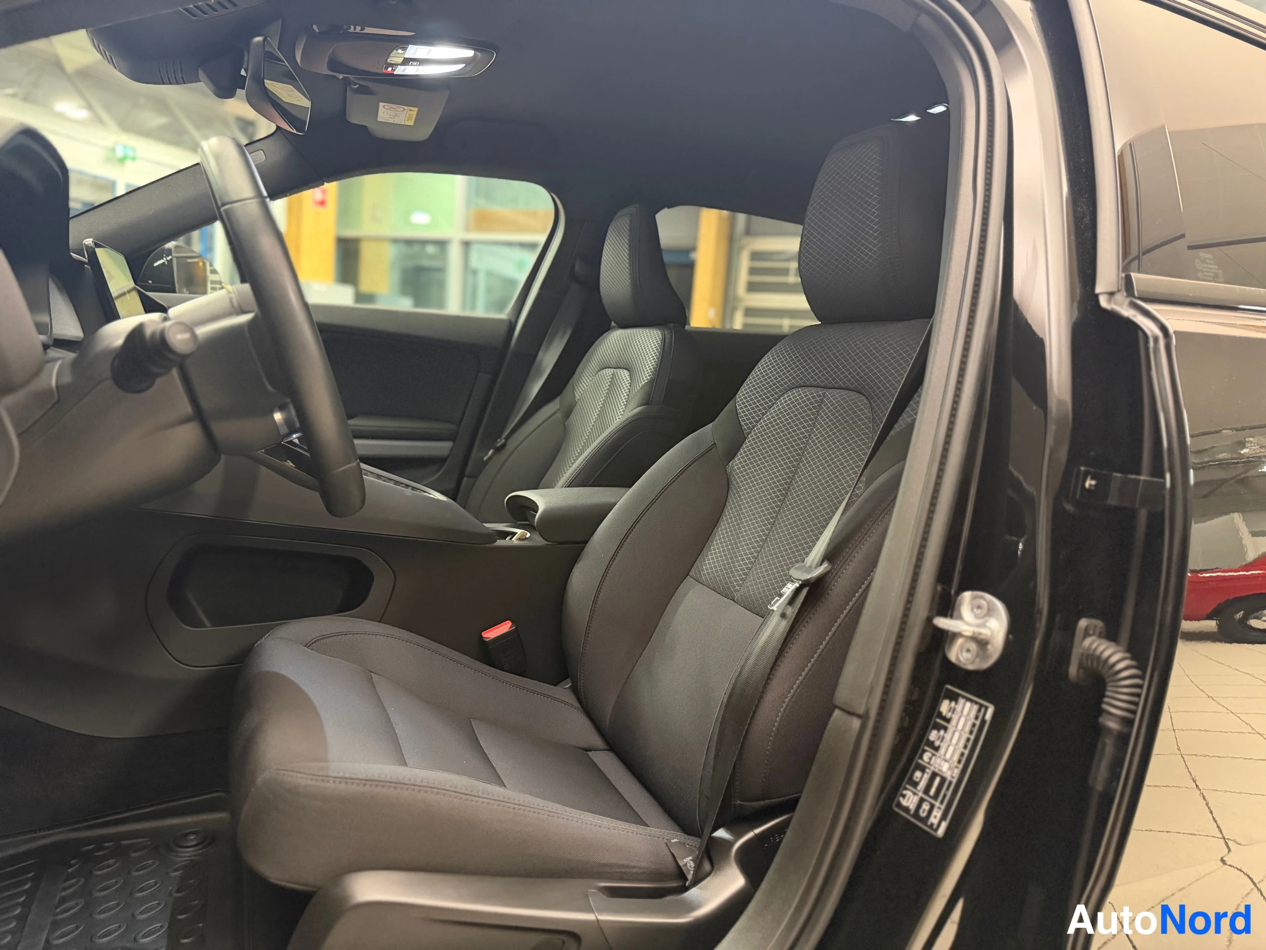 Black Polestar 2 2023, front seats, photo 31