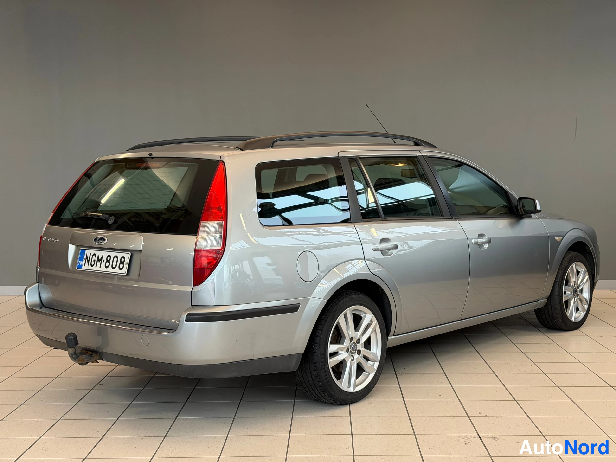 Harmaa Ford Mondeo 2005, kuva 11