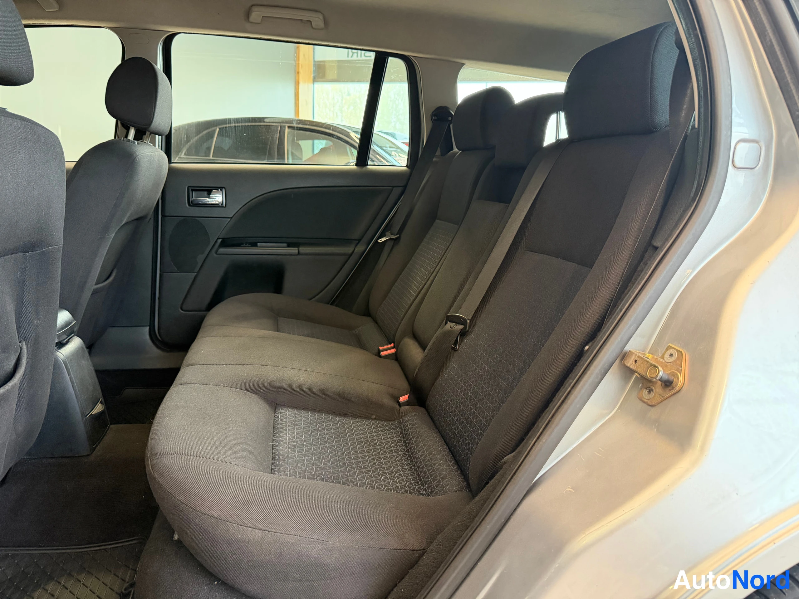 Harmaa Ford Mondeo 2005, kuva 21