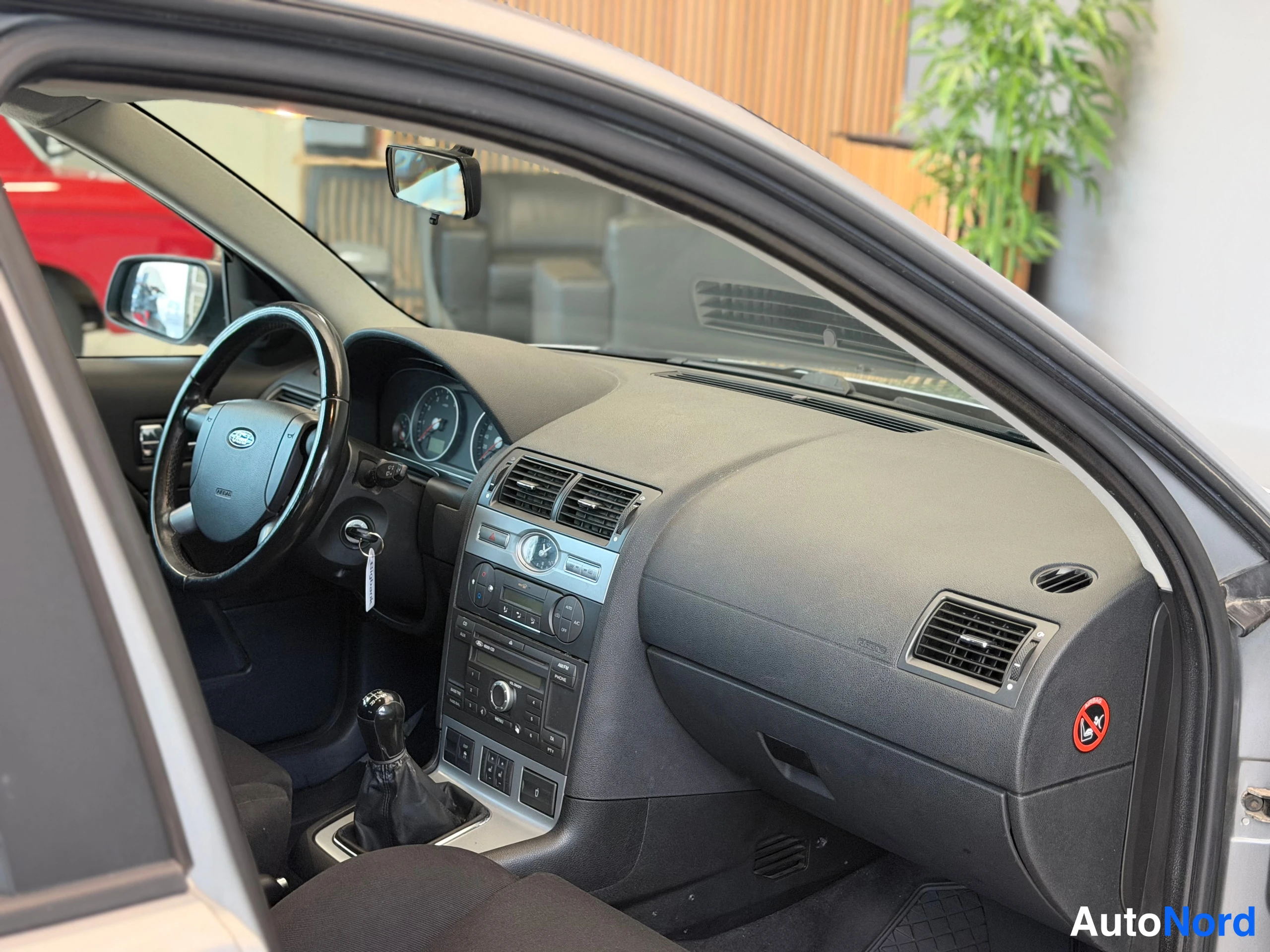 Harmaa Ford Mondeo 2005, kuva 13