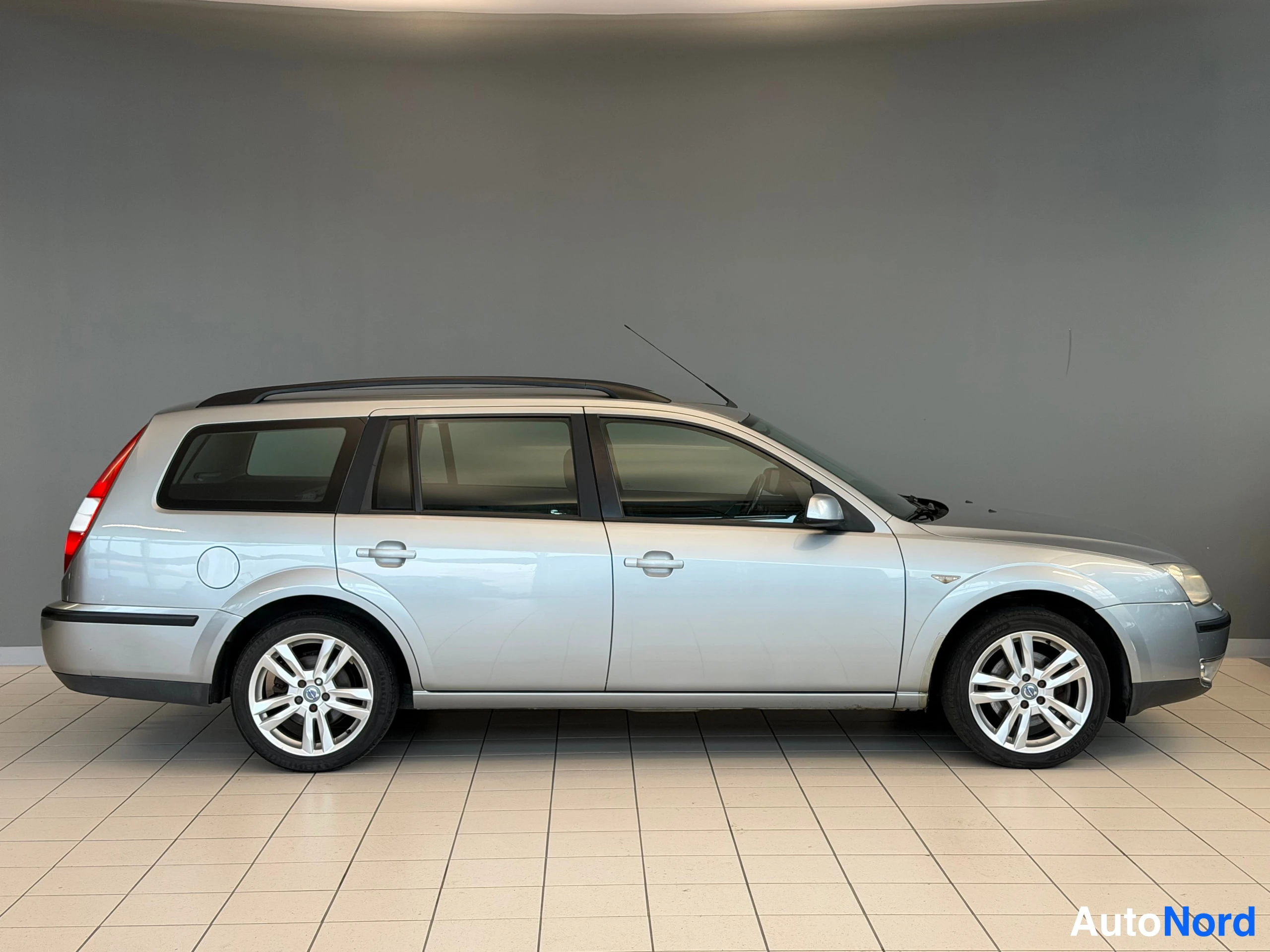 Harmaa Ford Mondeo 2005, kuva 7