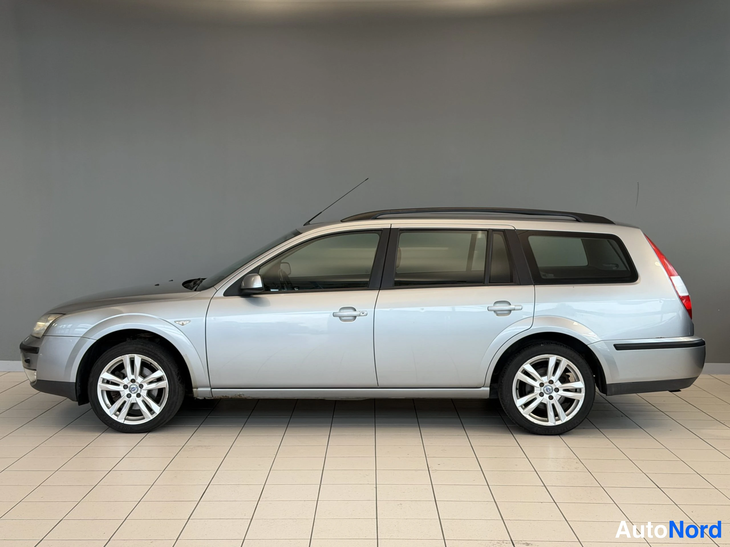 Harmaa Ford Mondeo 2005, kuva 3