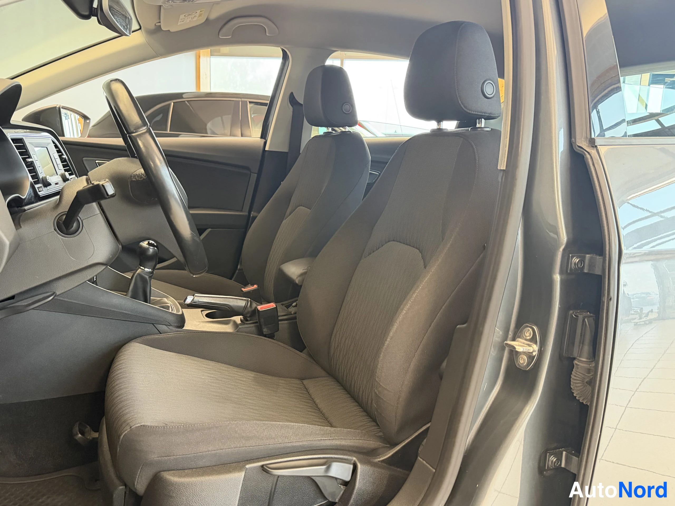 Harmaa Seat Leon 2016, kuva 20
