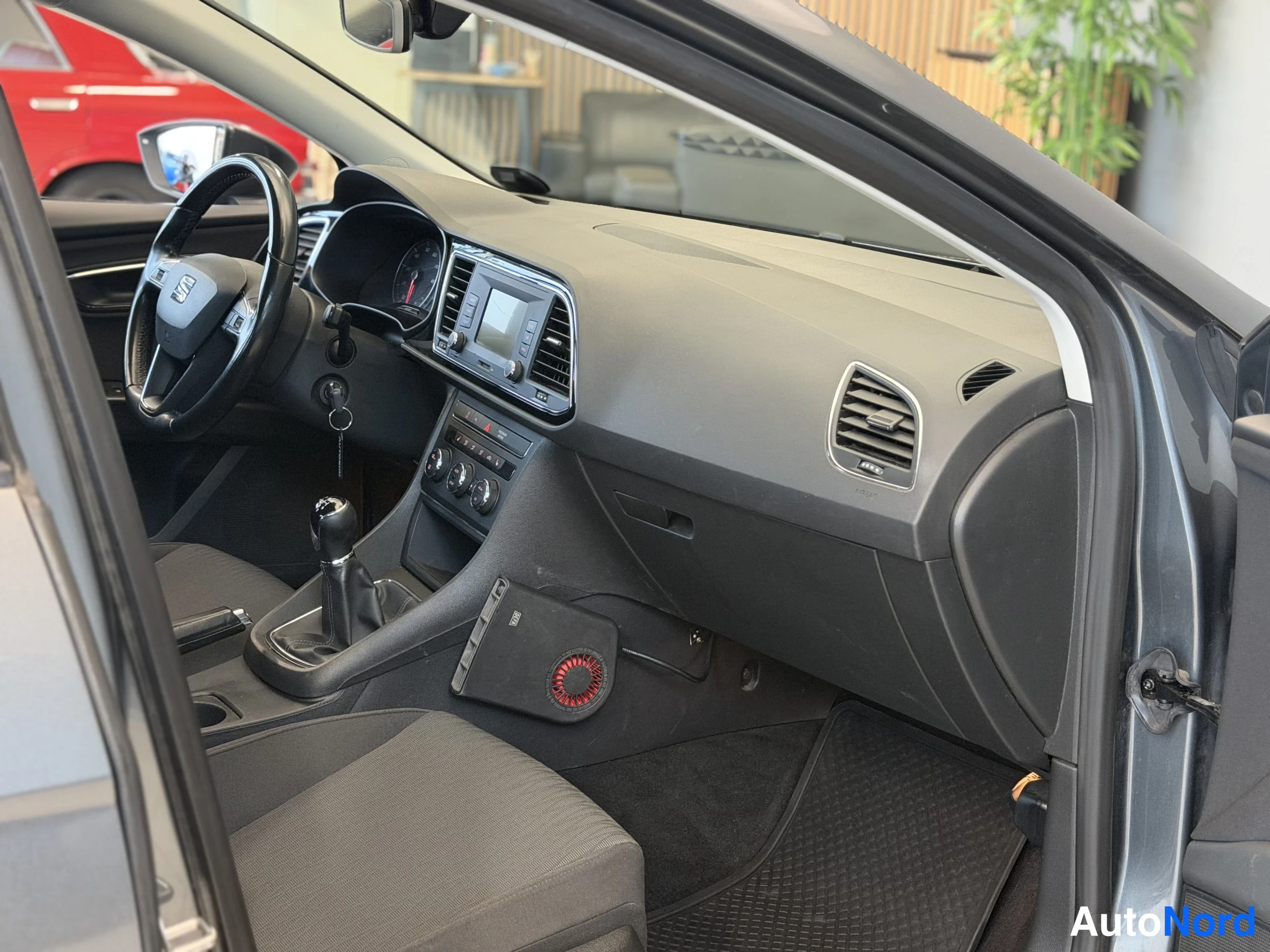 Harmaa Seat Leon 2016, kuva 16