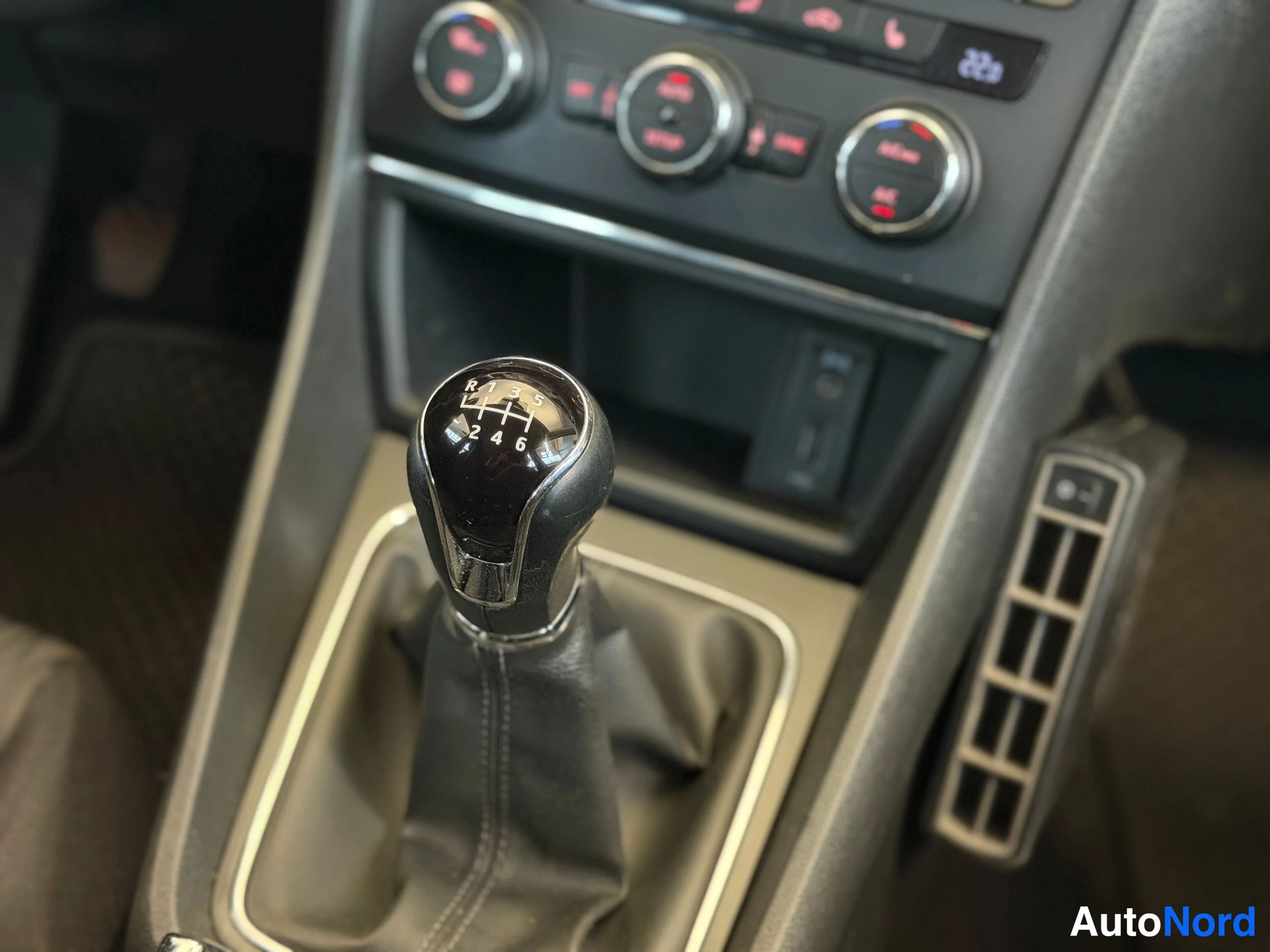Harmaa Seat Leon 2016, kuva 29