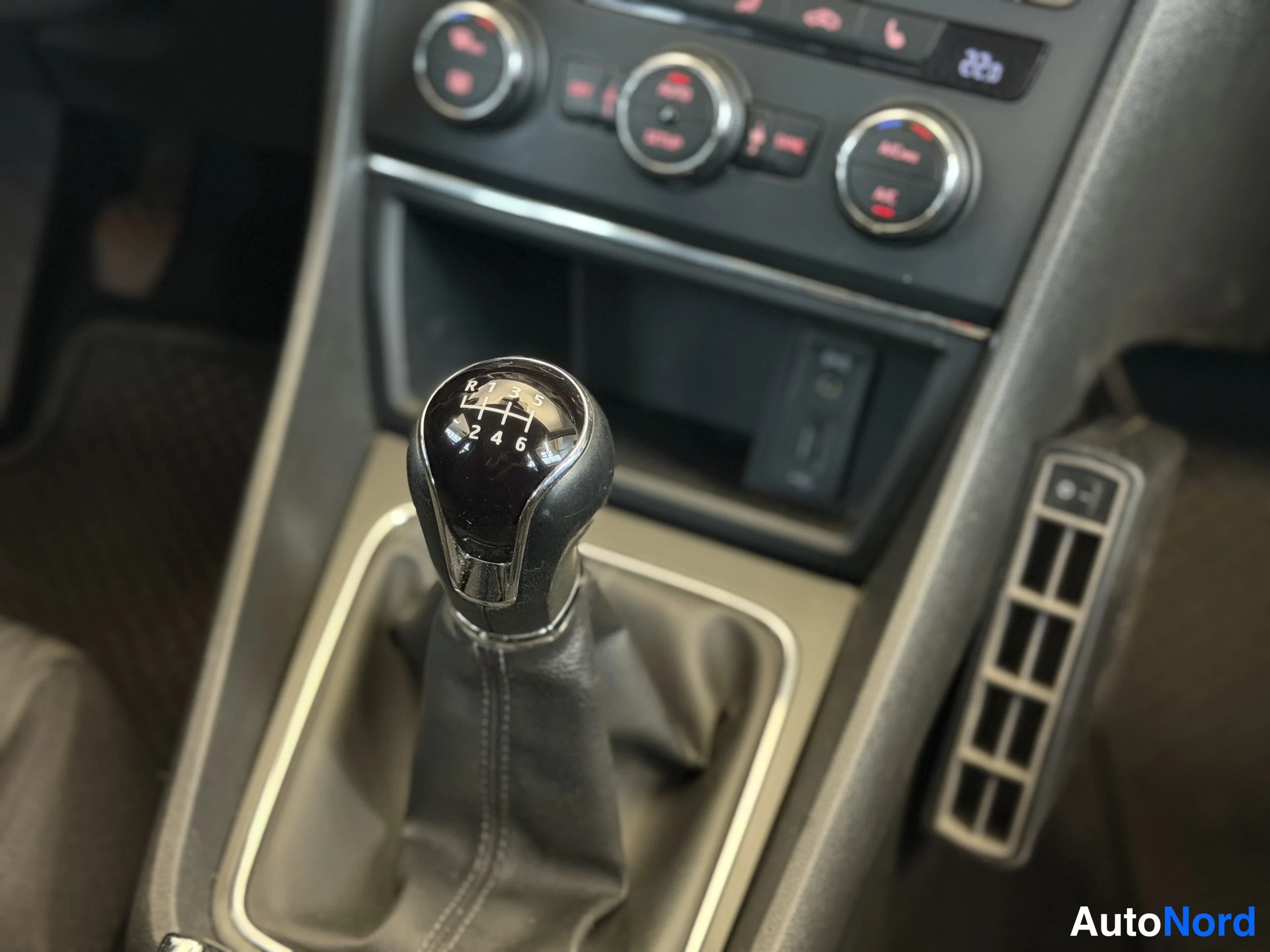 Harmaa Seat Leon 2016, kuva 30