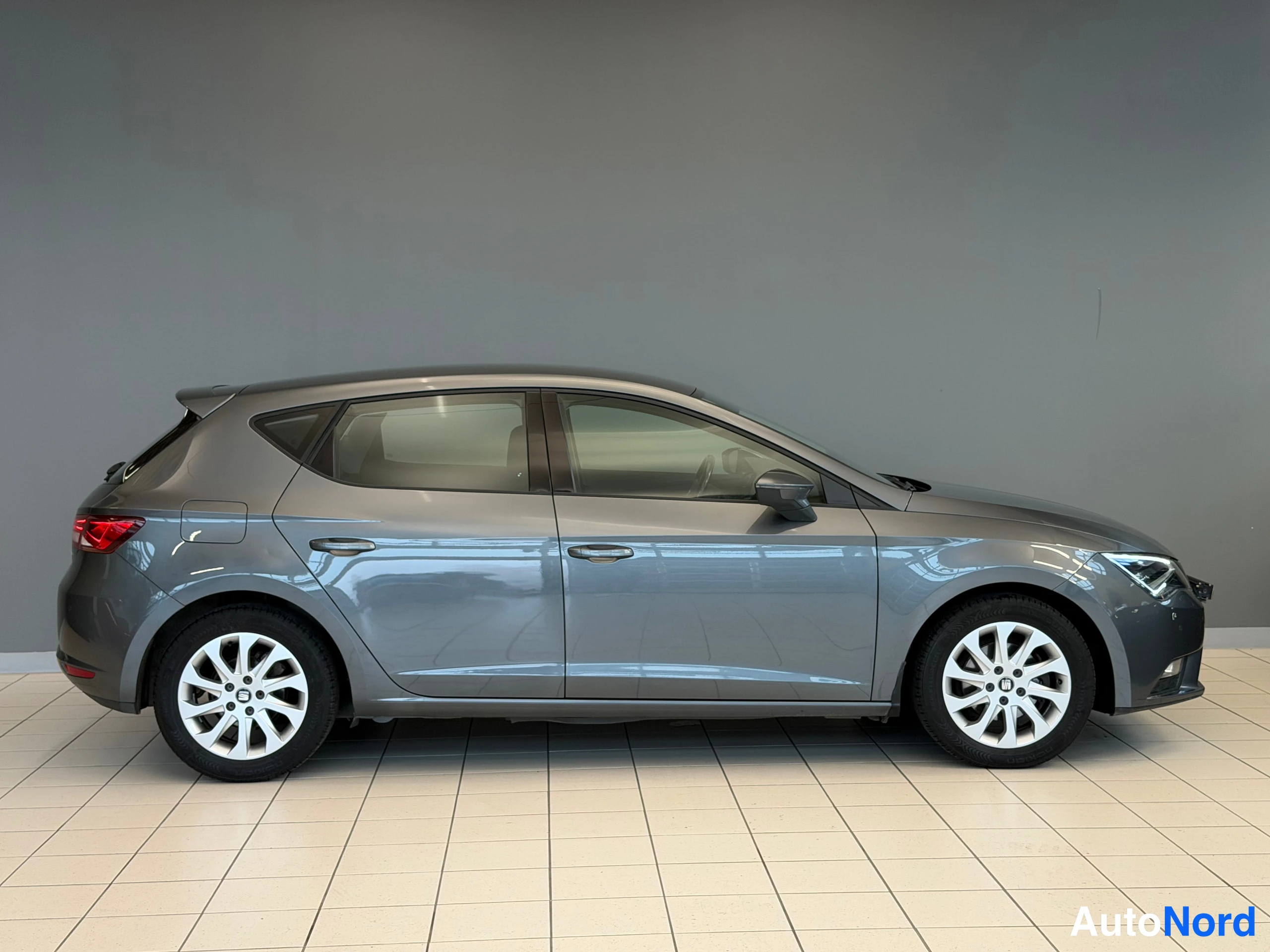 Harmaa Seat Leon 2016, kuva 9