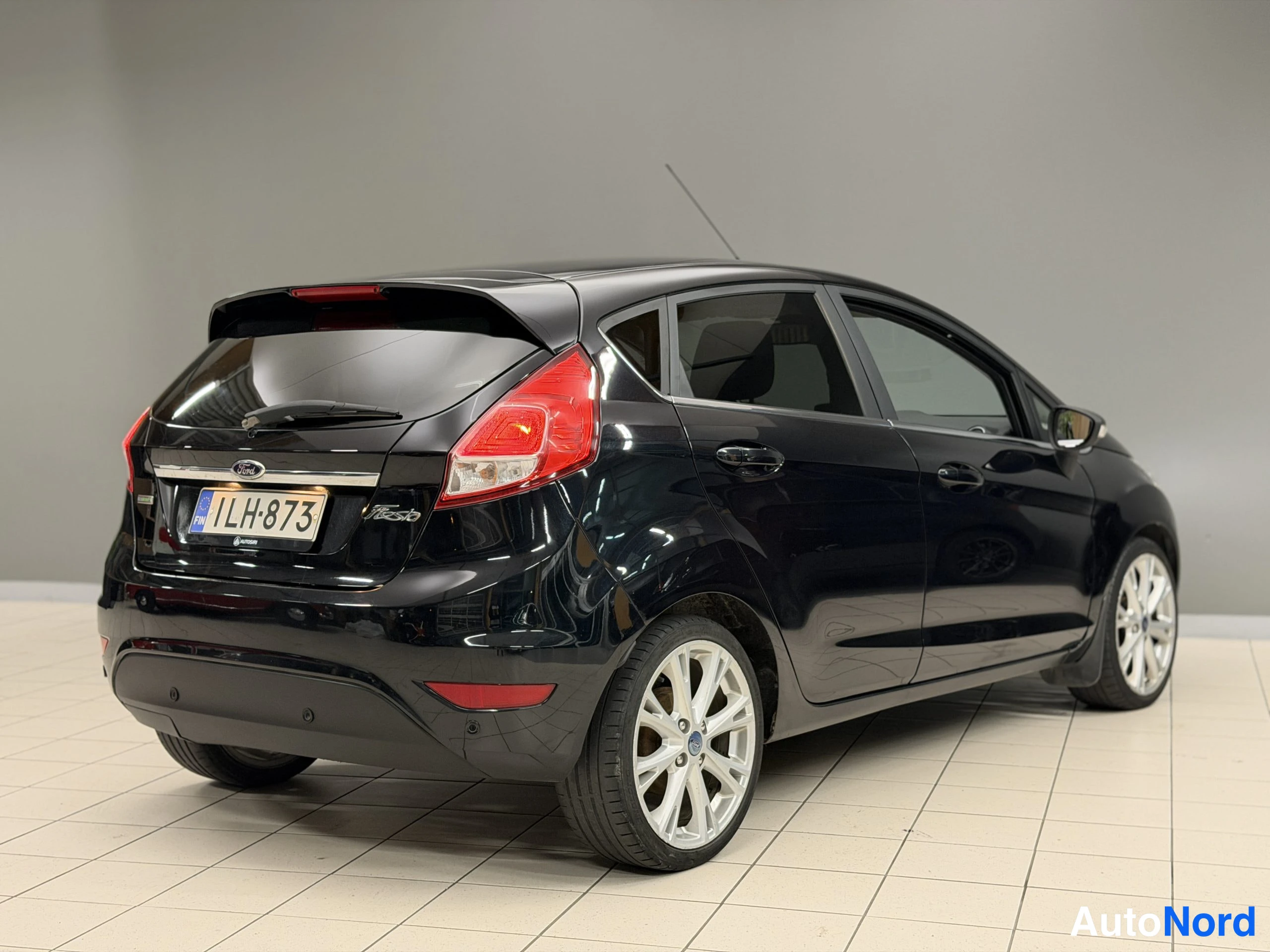 Black Ford Fiesta 2013, photo 14