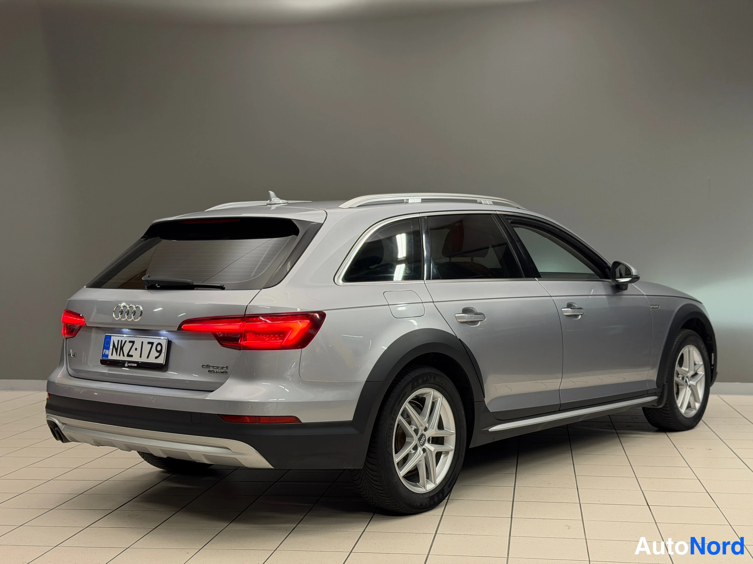 Hopea Audi A4 Allroad 2017, kuva 13