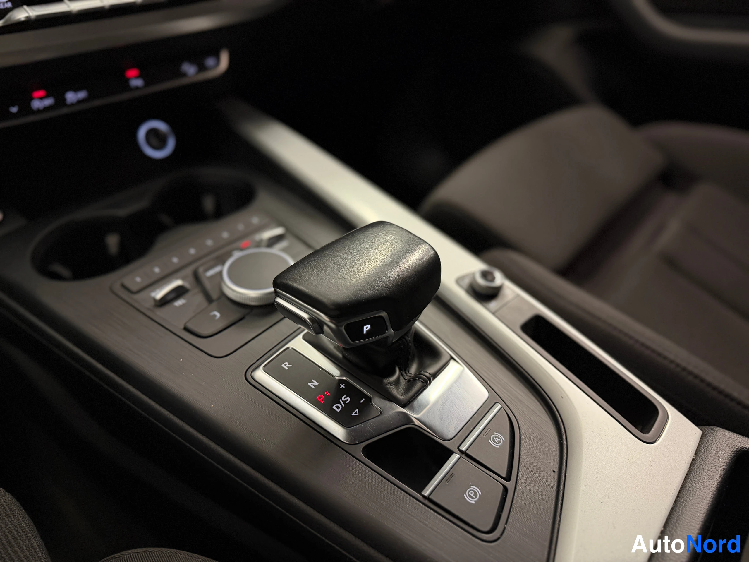 Hopea Audi A4 Allroad 2017, kuva 32