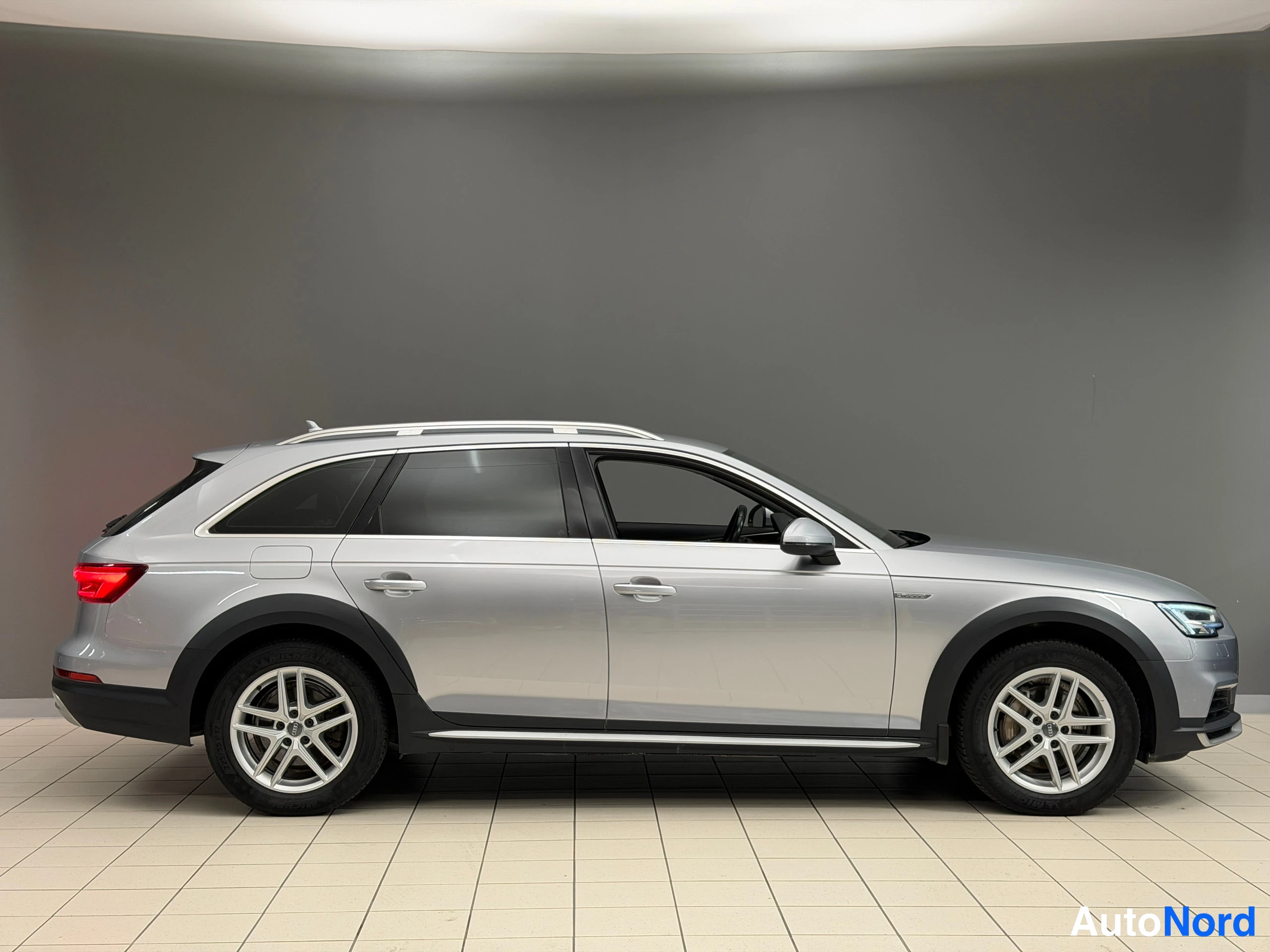 Hopea Audi A4 Allroad 2017, kuva 9