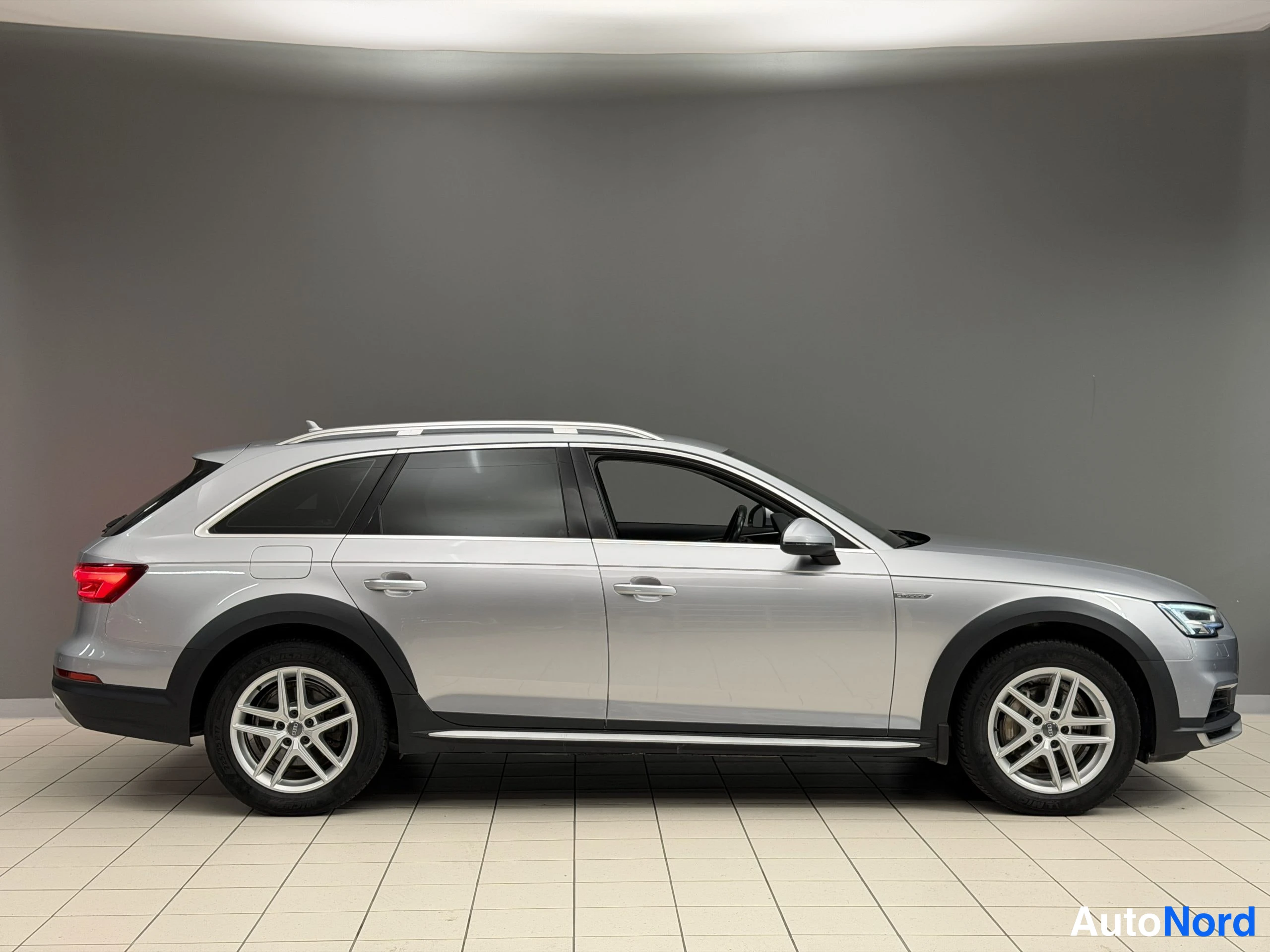 Hopea Audi A4 Allroad 2017, kuva 10