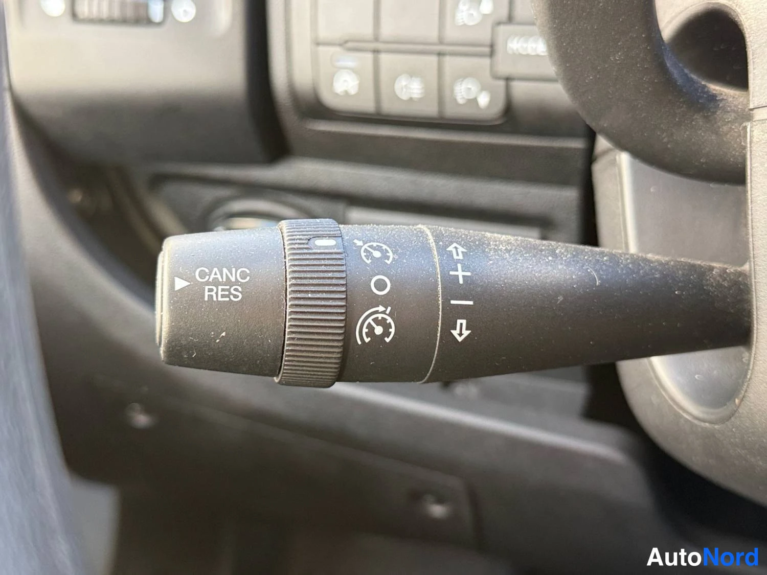 Valkoinen Peugeot Boxer 2023, yksityiskohta, kuva 16
