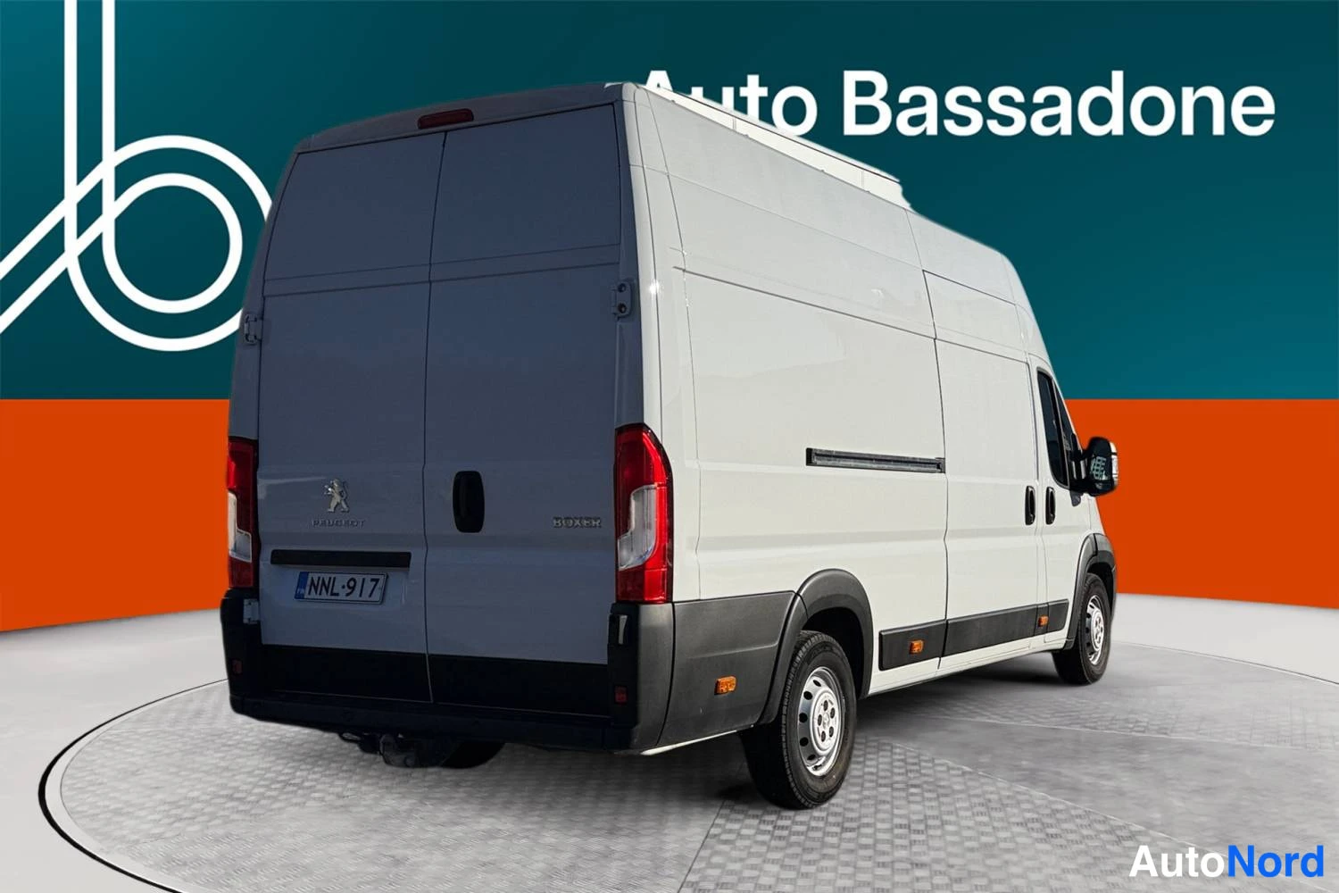 Valkoinen Peugeot Boxer 2023, takaviisto, kuva 7