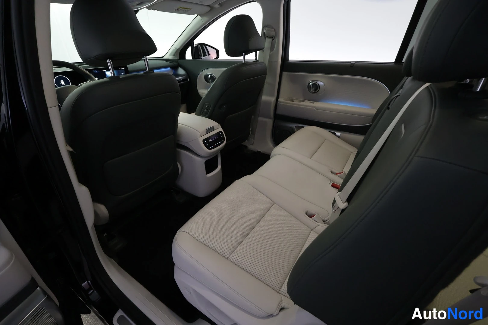 Musta Hyundai IONIQ 9 2026, takaistuimet, kuva 20