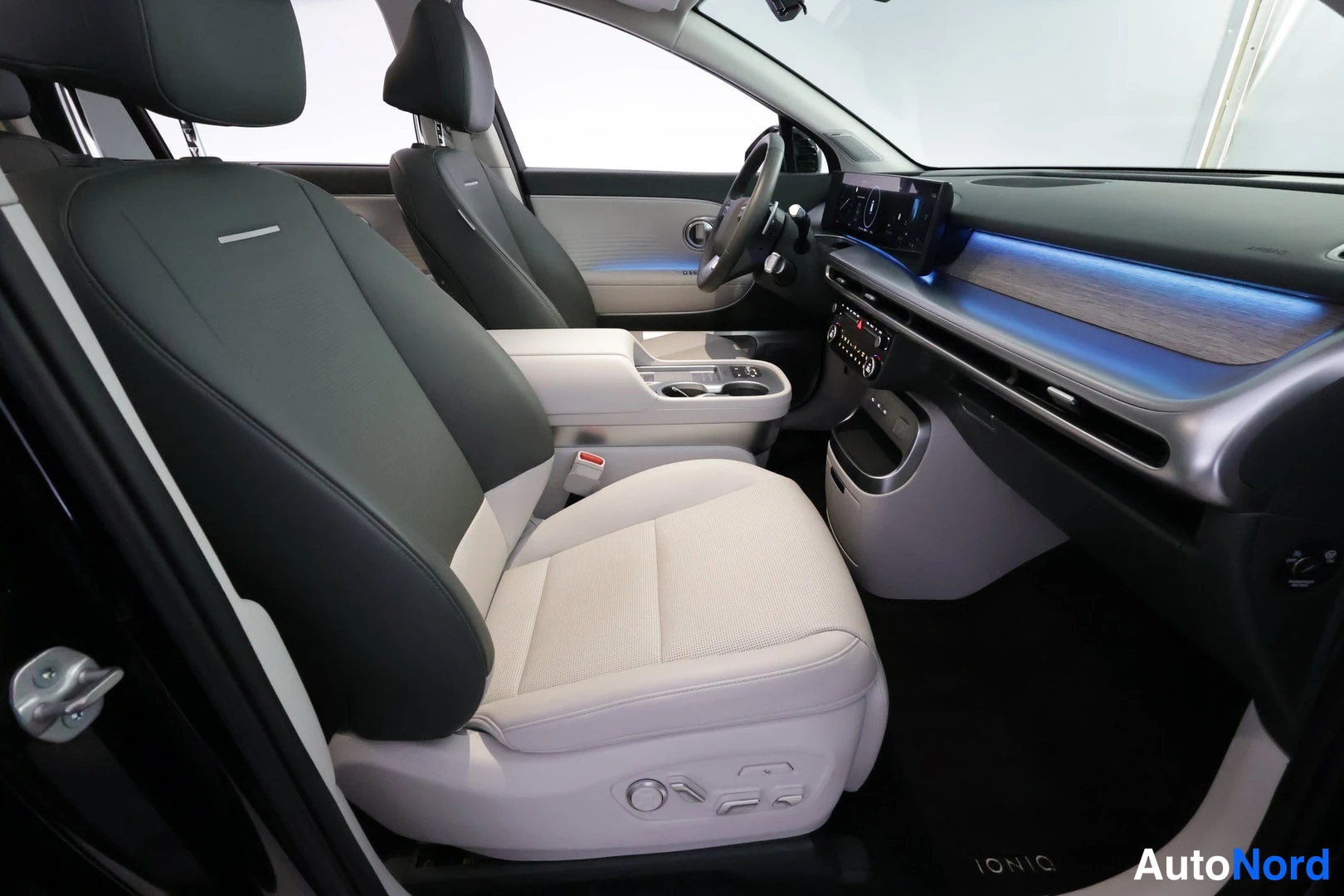 Musta Hyundai IONIQ 9 2026, ohjaamo, kuva 14