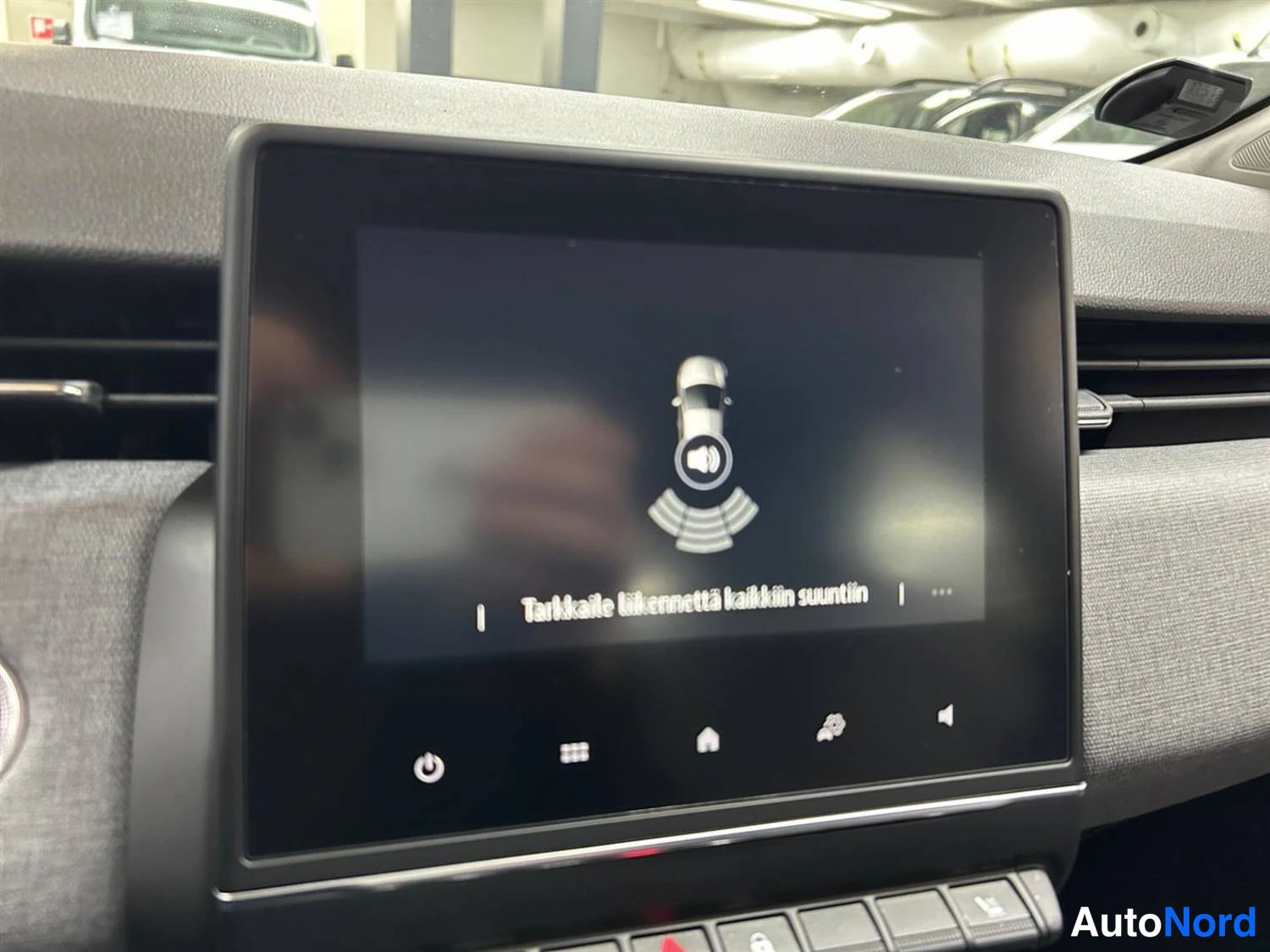 Punainen Renault Clio 2024, yksityiskohta, kuva 16