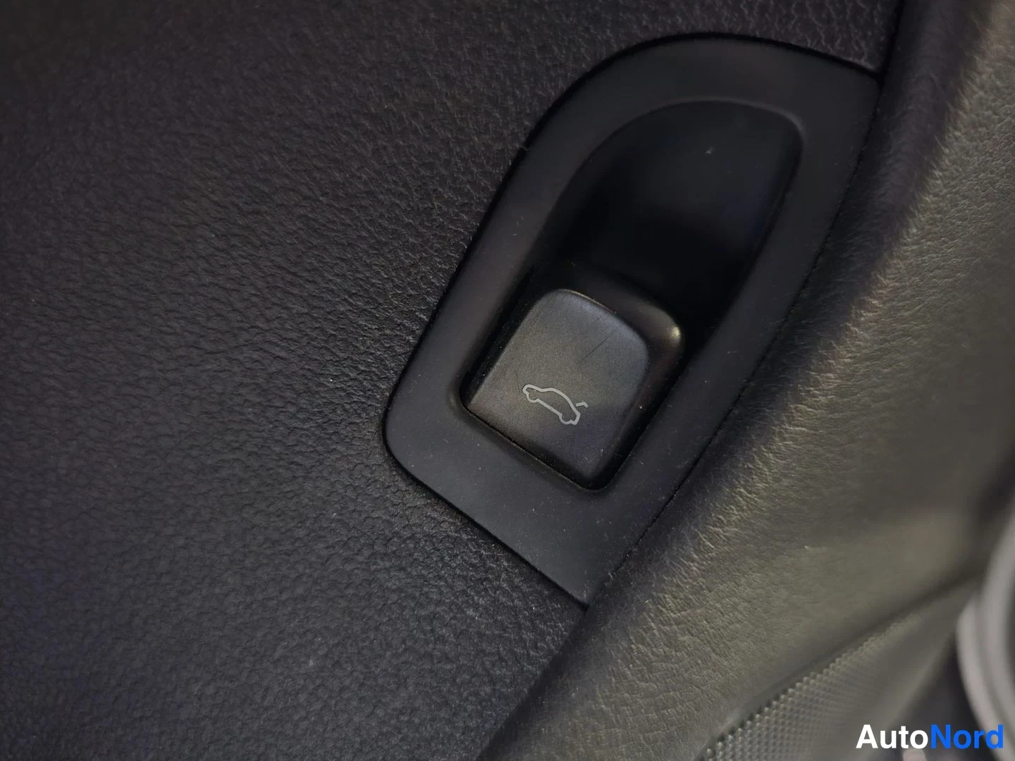 Musta Audi A4 allroad quattro 2011, yksityiskohta, kuva 16