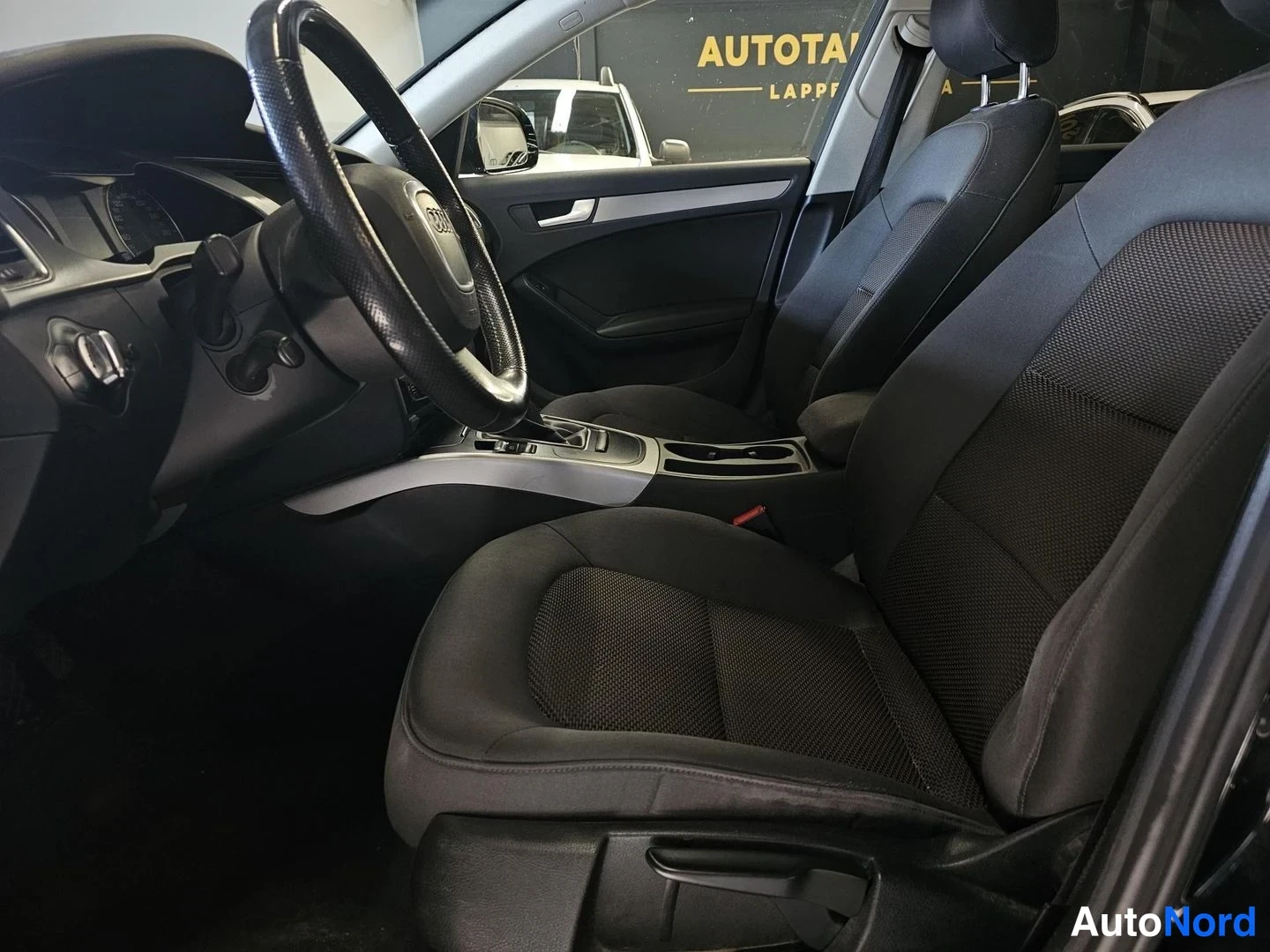 Musta Audi A4 allroad quattro 2011, etuistuimet, kuva 11