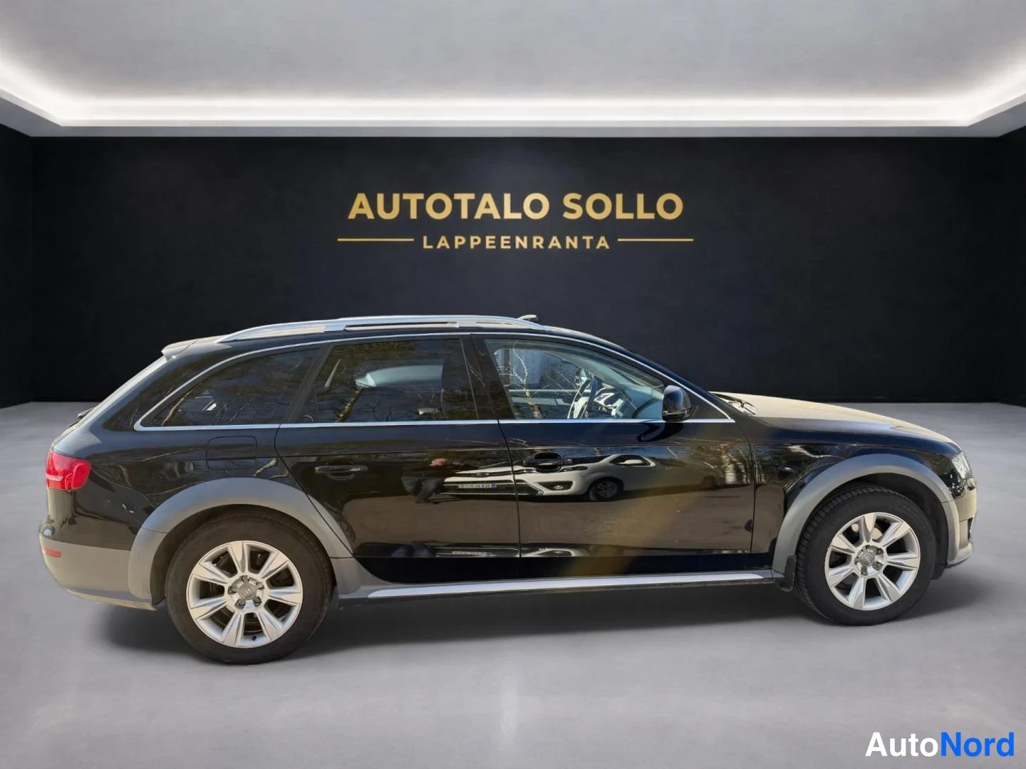 Musta Audi A4 allroad quattro 2011, sivulta, kuva 5