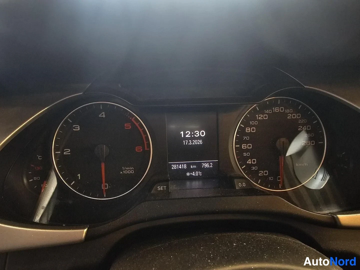 Musta Audi A4 allroad quattro 2011, yksityiskohta, kuva 19