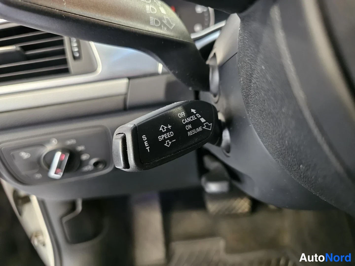 Valkoinen Audi A6 2011, yksityiskohta, kuva 20
