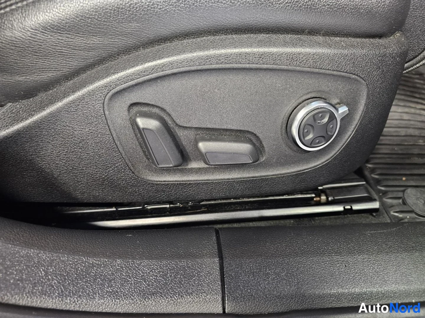 Valkoinen Audi A6 2011, yksityiskohta, kuva 24