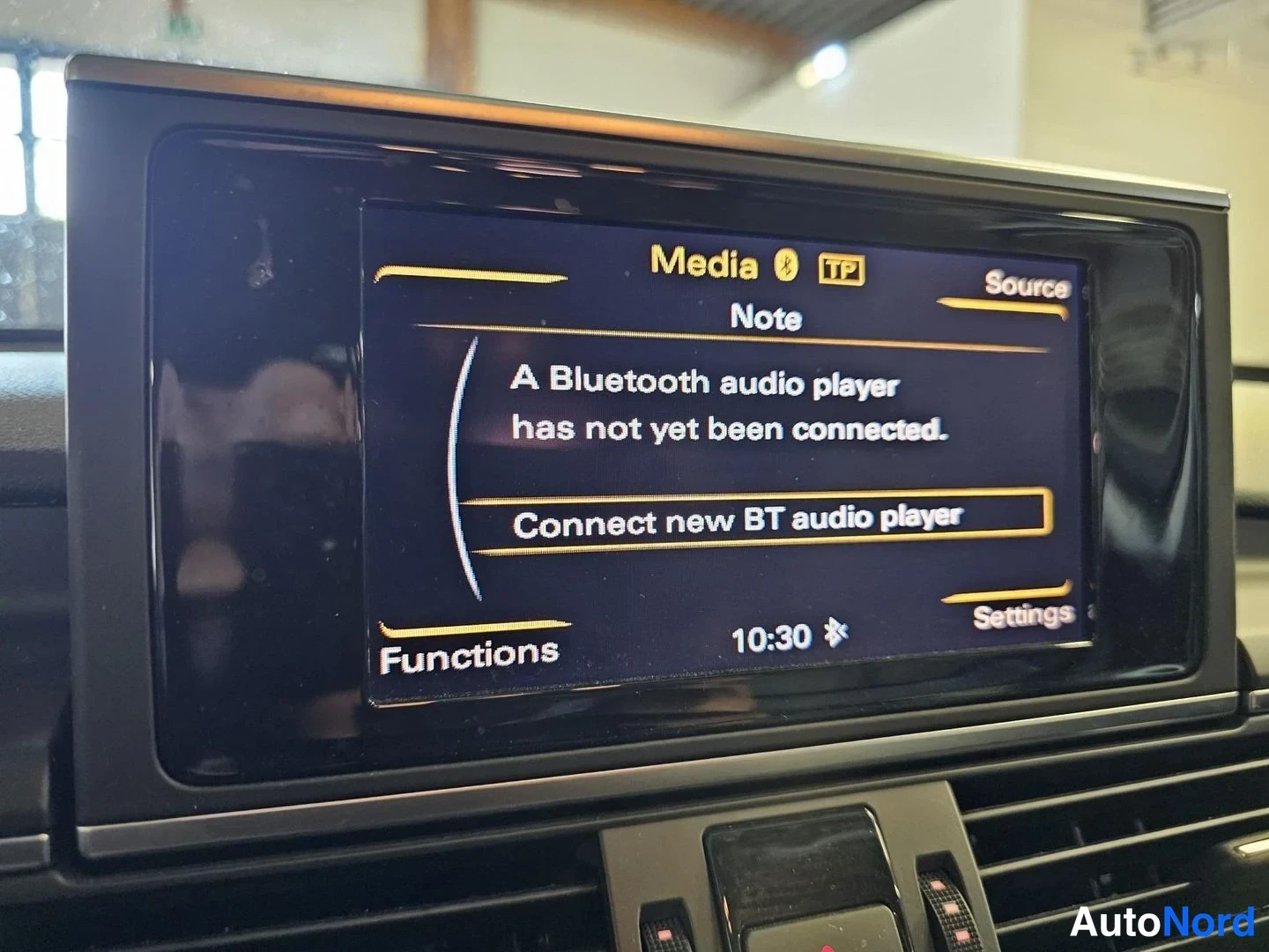 Valkoinen Audi A6 2011, yksityiskohta, kuva 25