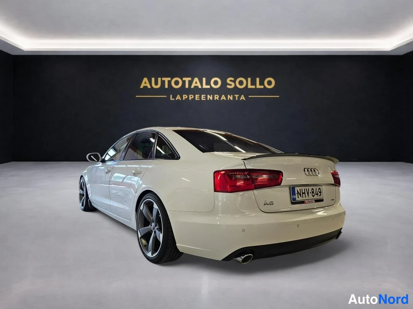 Valkoinen Audi A6 2011, takaviisto, kuva 5